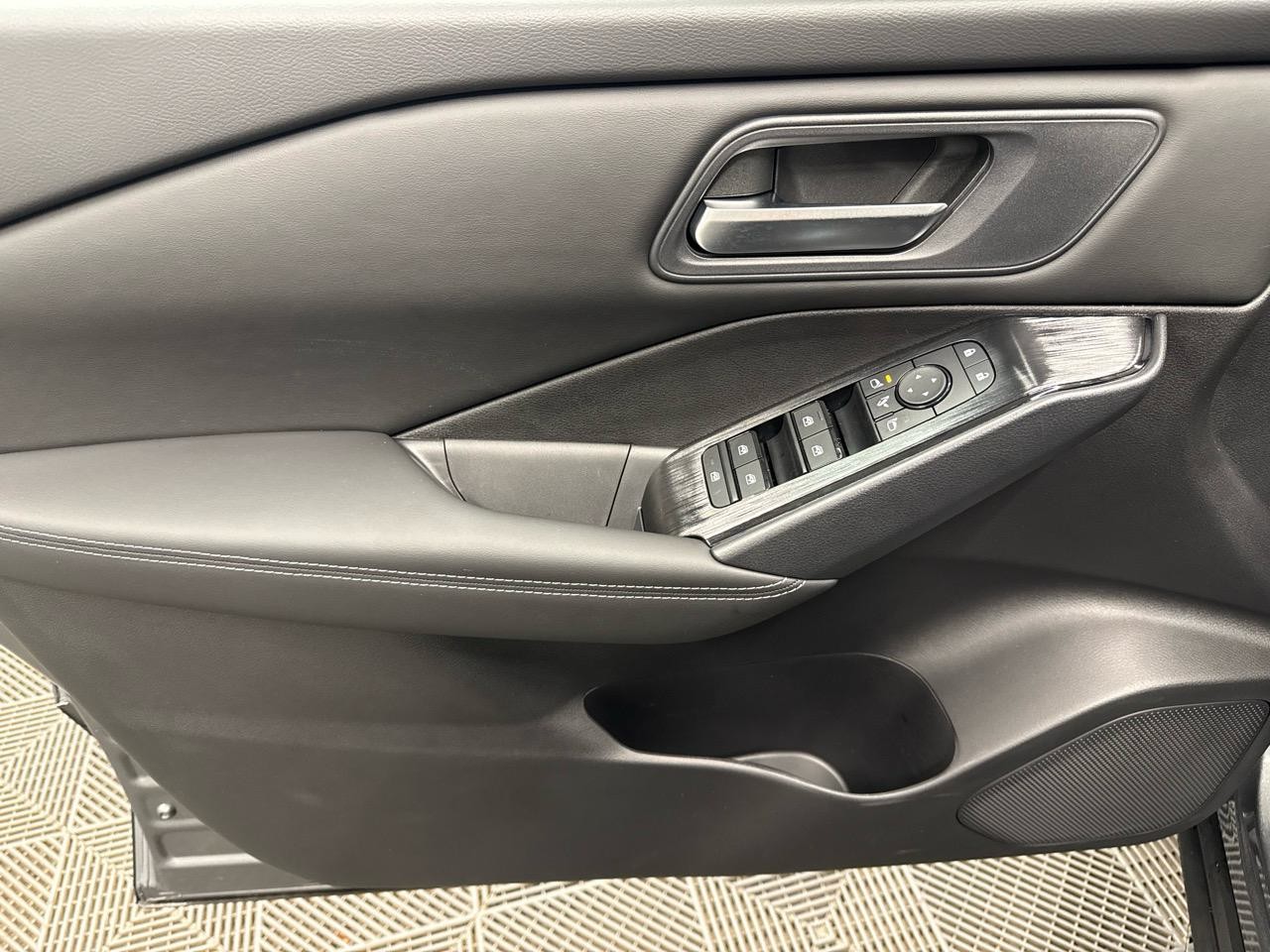 NISSAN Qashqai 1.3 DIG-T MHEV N-Connecta Xtronic 4x4-showroom-element-3