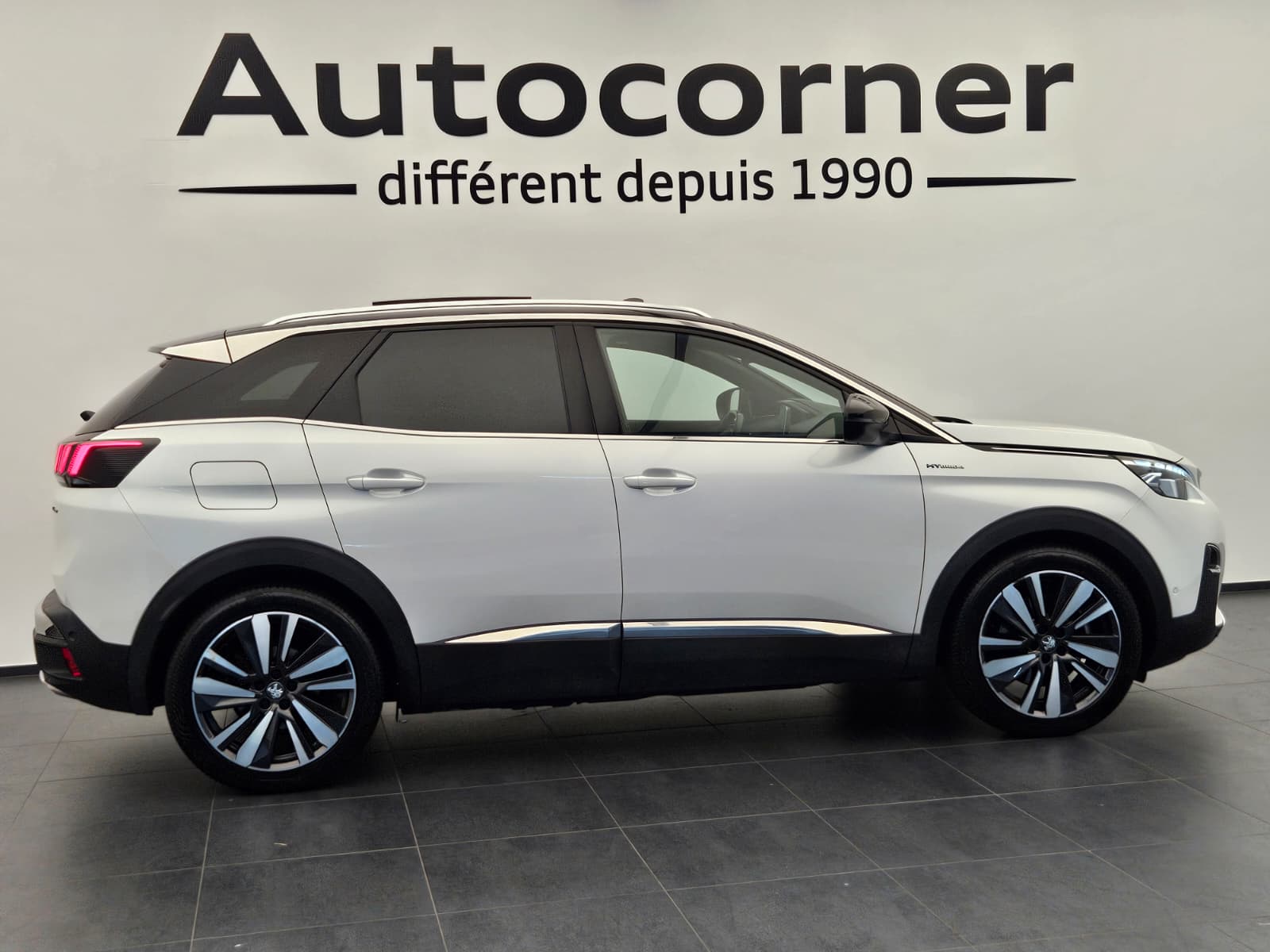 PEUGEOT 3008 300e Hybrid4 GT EAT8-image-5