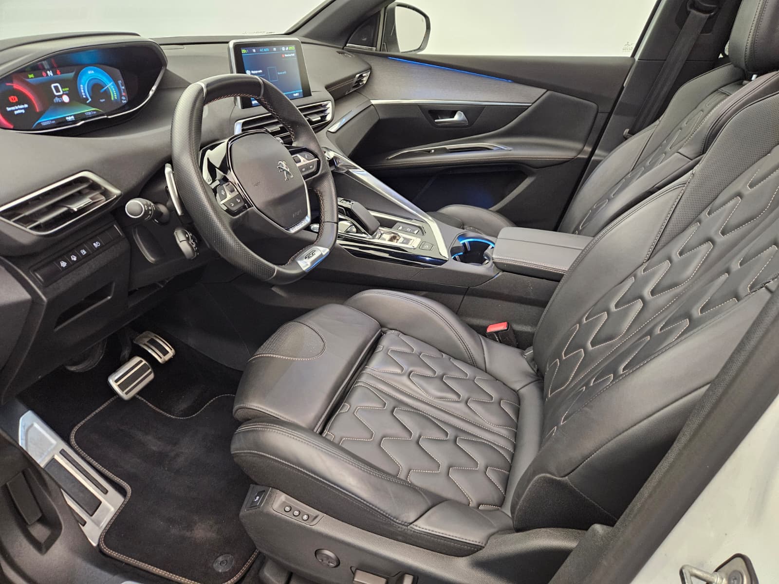 PEUGEOT 3008 300e Hybrid4 GT EAT8-image-10