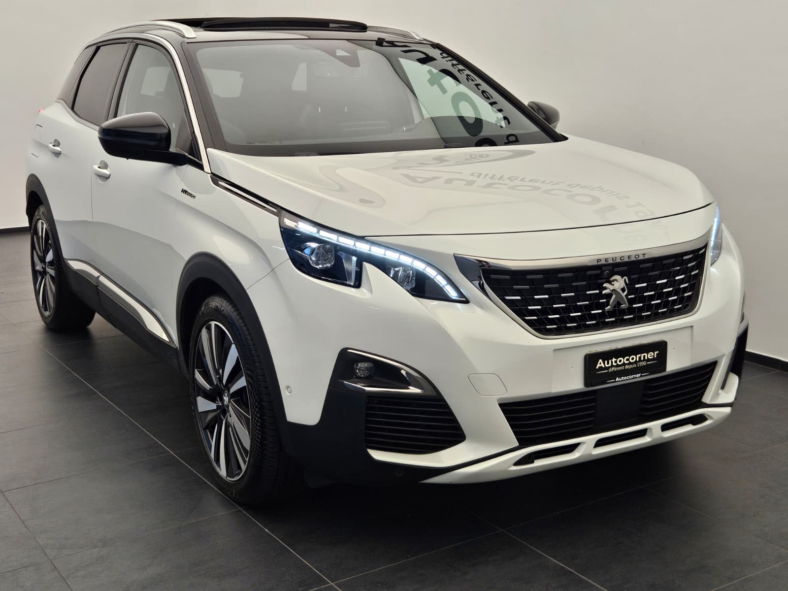 PEUGEOT 3008 300e Hybrid4 GT EAT8-image-4