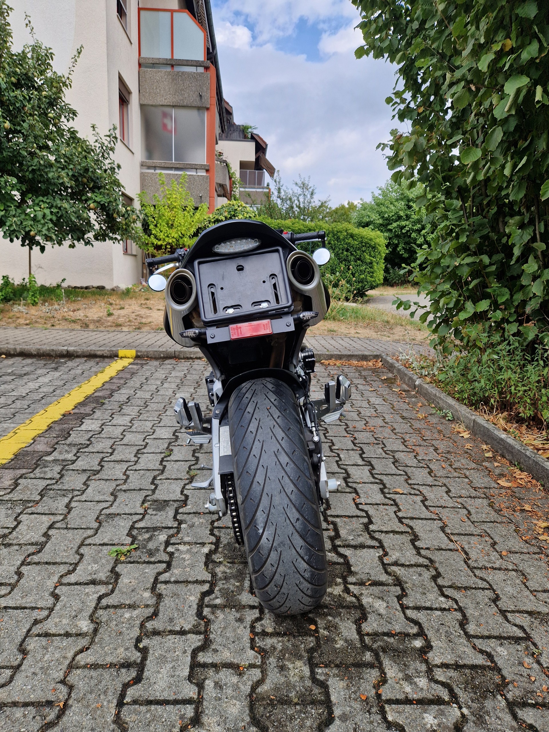 SUZUKI GSR 600 ABS K7-image-2
