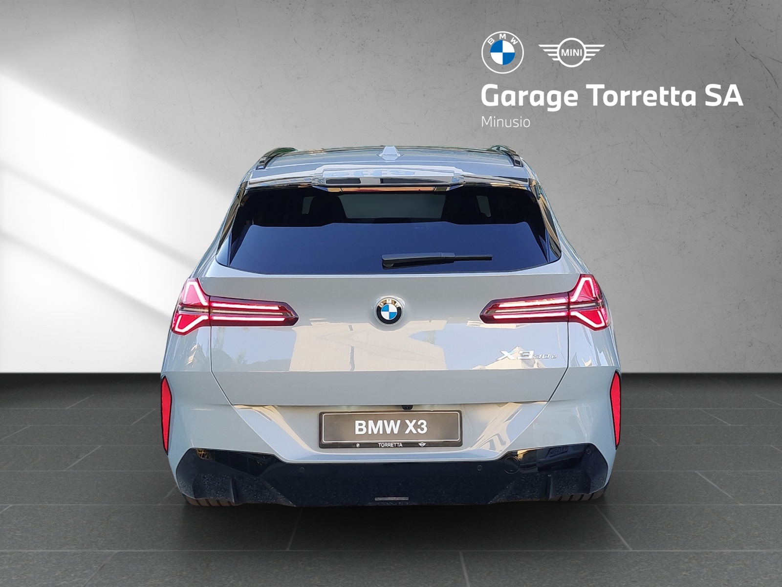 BMW X3 xDrive 30e M Sport Pro-showroom-element-3