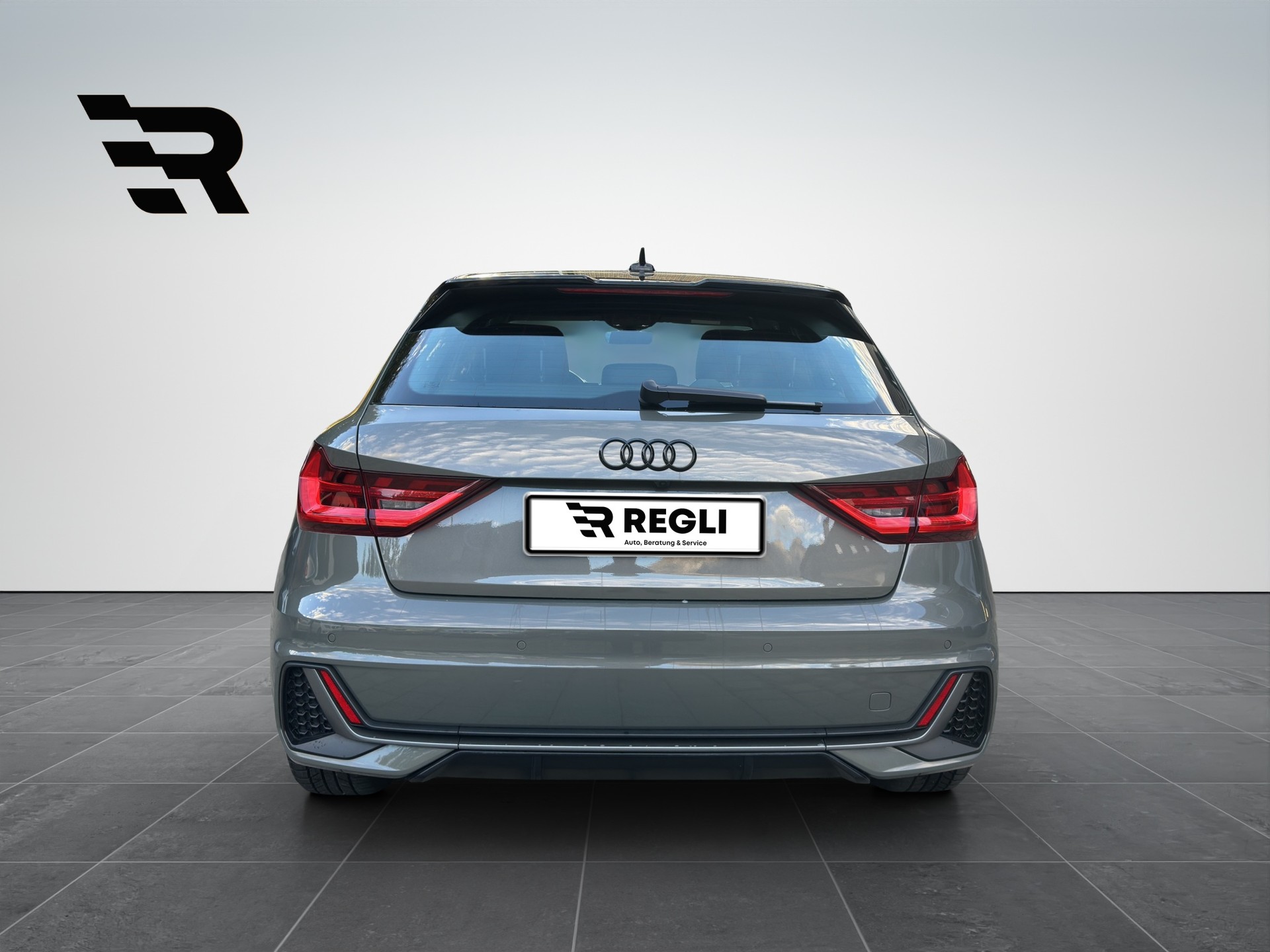 AUDI A1 Sportback 30 TFSI S Line S-tronic-showroom-element-3