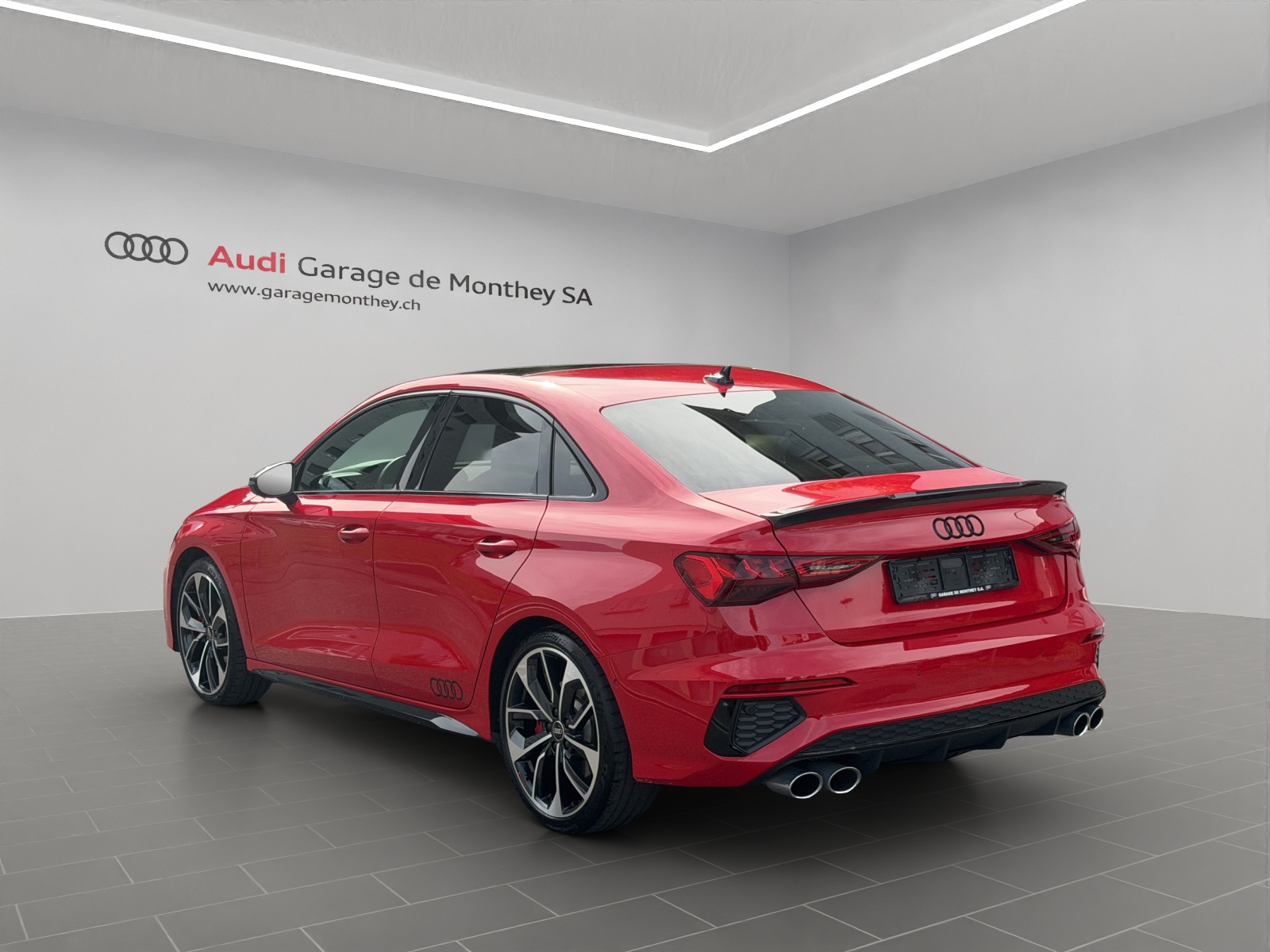 AUDI S3 Limousine 2.0 TFSI quattro S-tronic-image-2