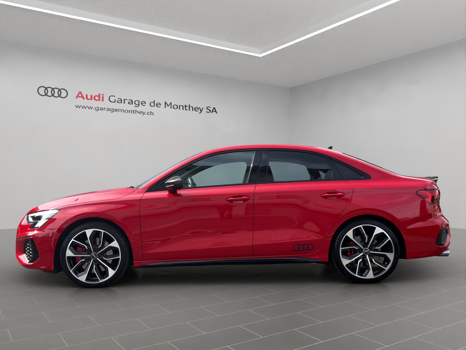 AUDI S3 Limousine 2.0 TFSI quattro S-tronic-image-4