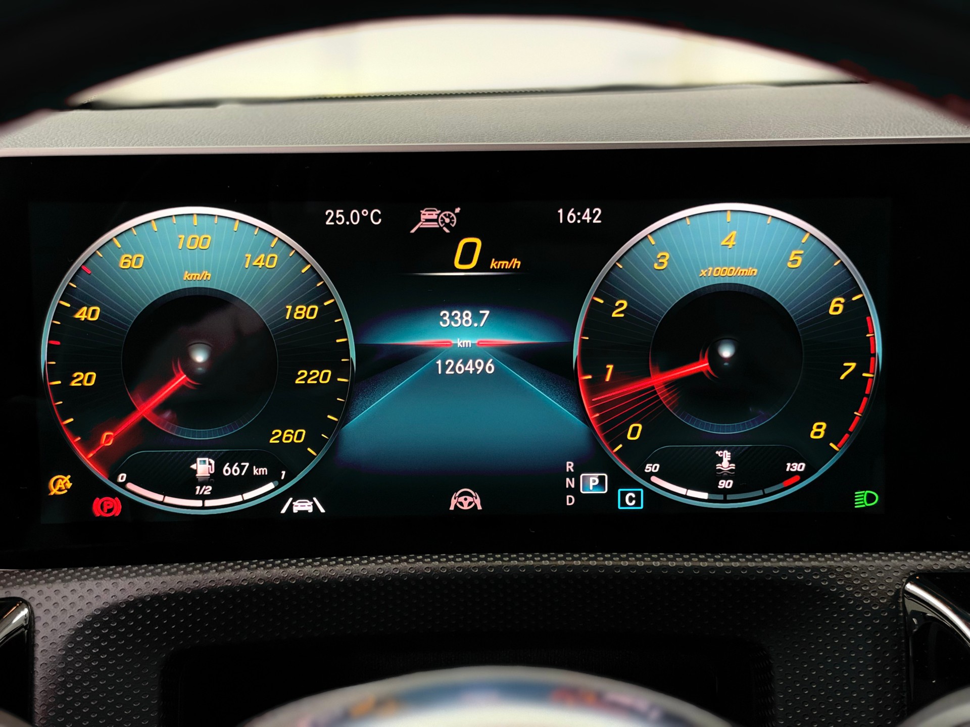 MERCEDES-BENZ A 250 AMG Line 7G-DCT-image-11