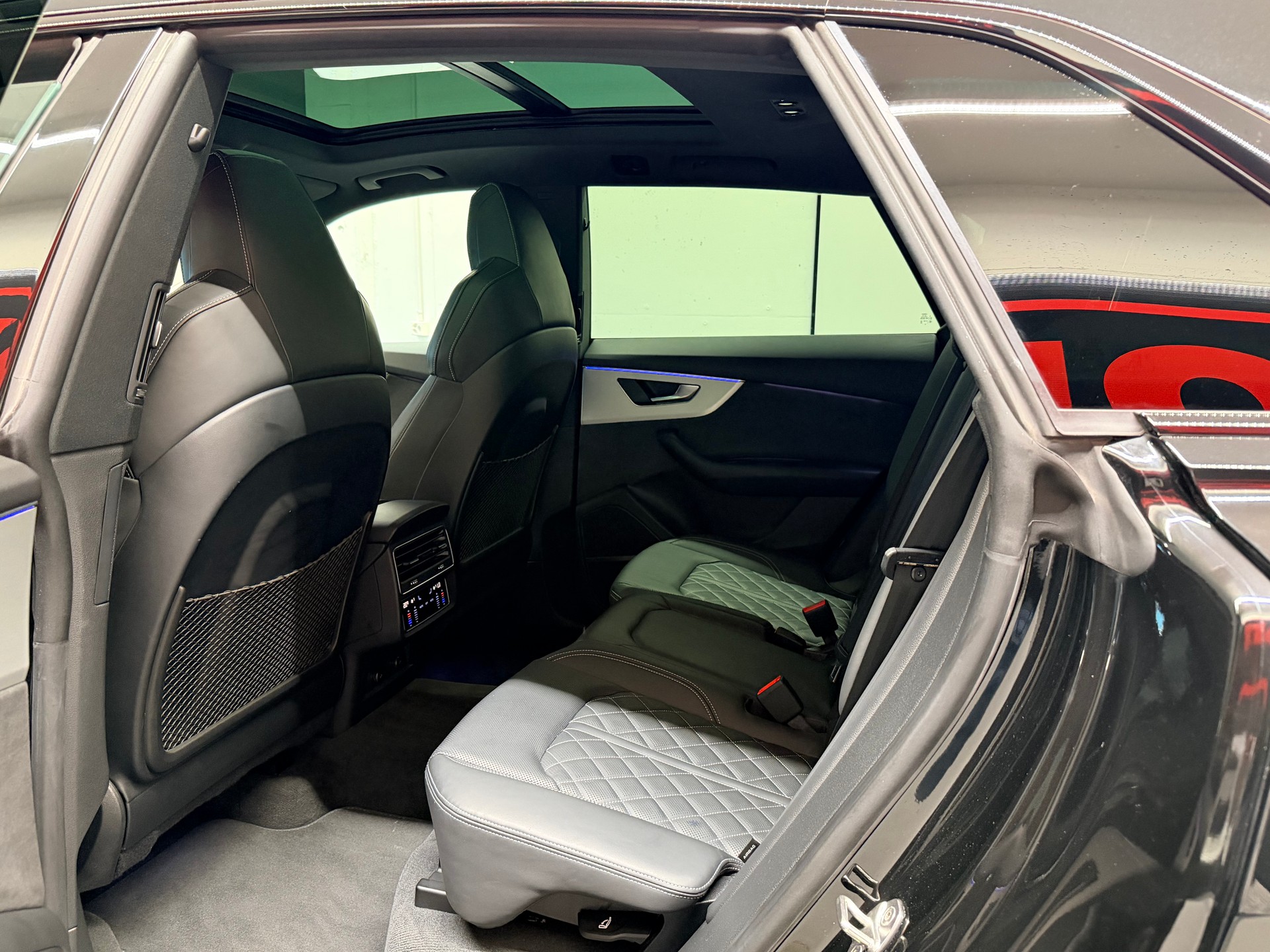 AUDI SQ8 SUV TFSI quattro tiptronic-image-17
