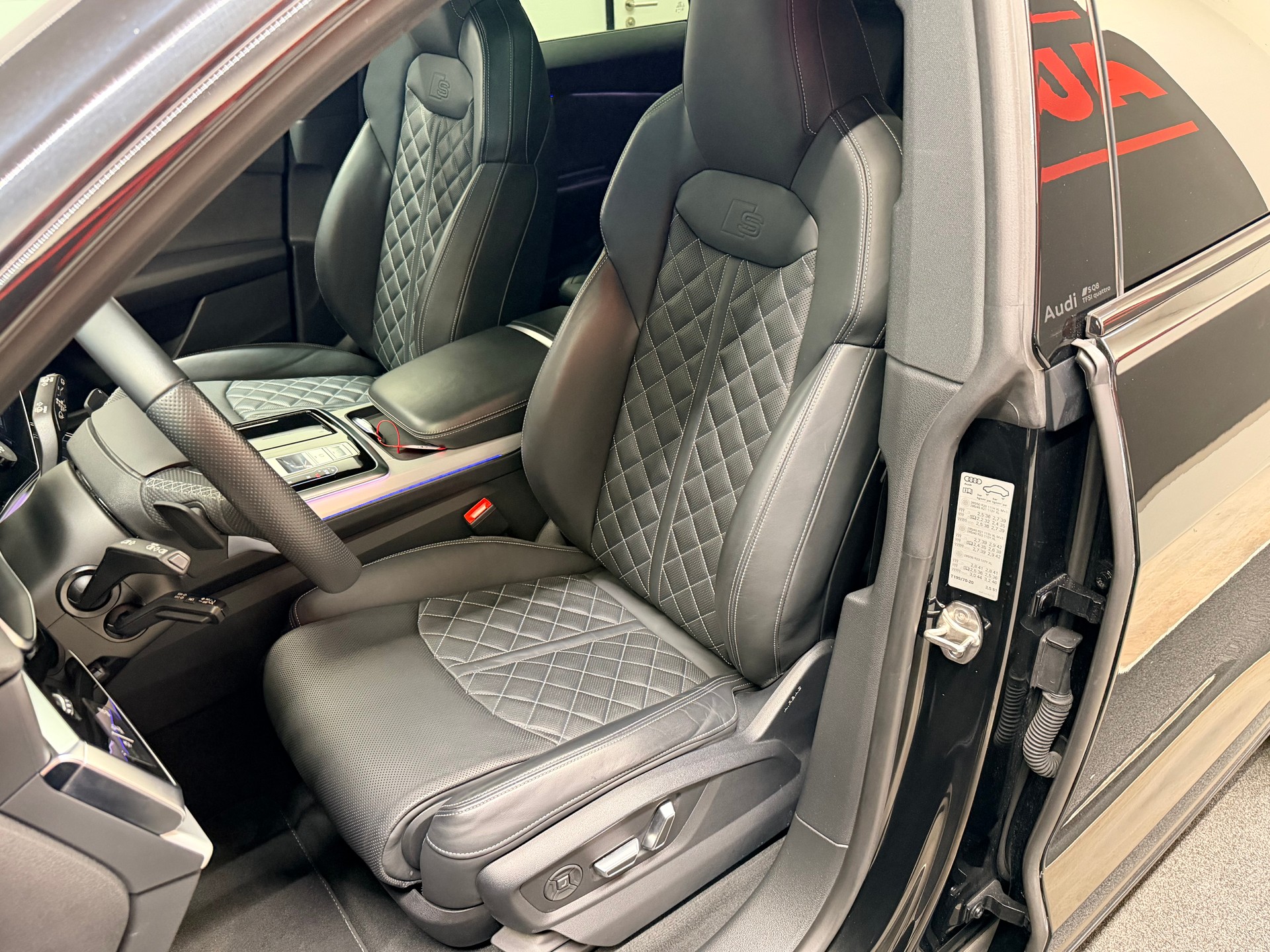 AUDI SQ8 SUV TFSI quattro tiptronic-image-16