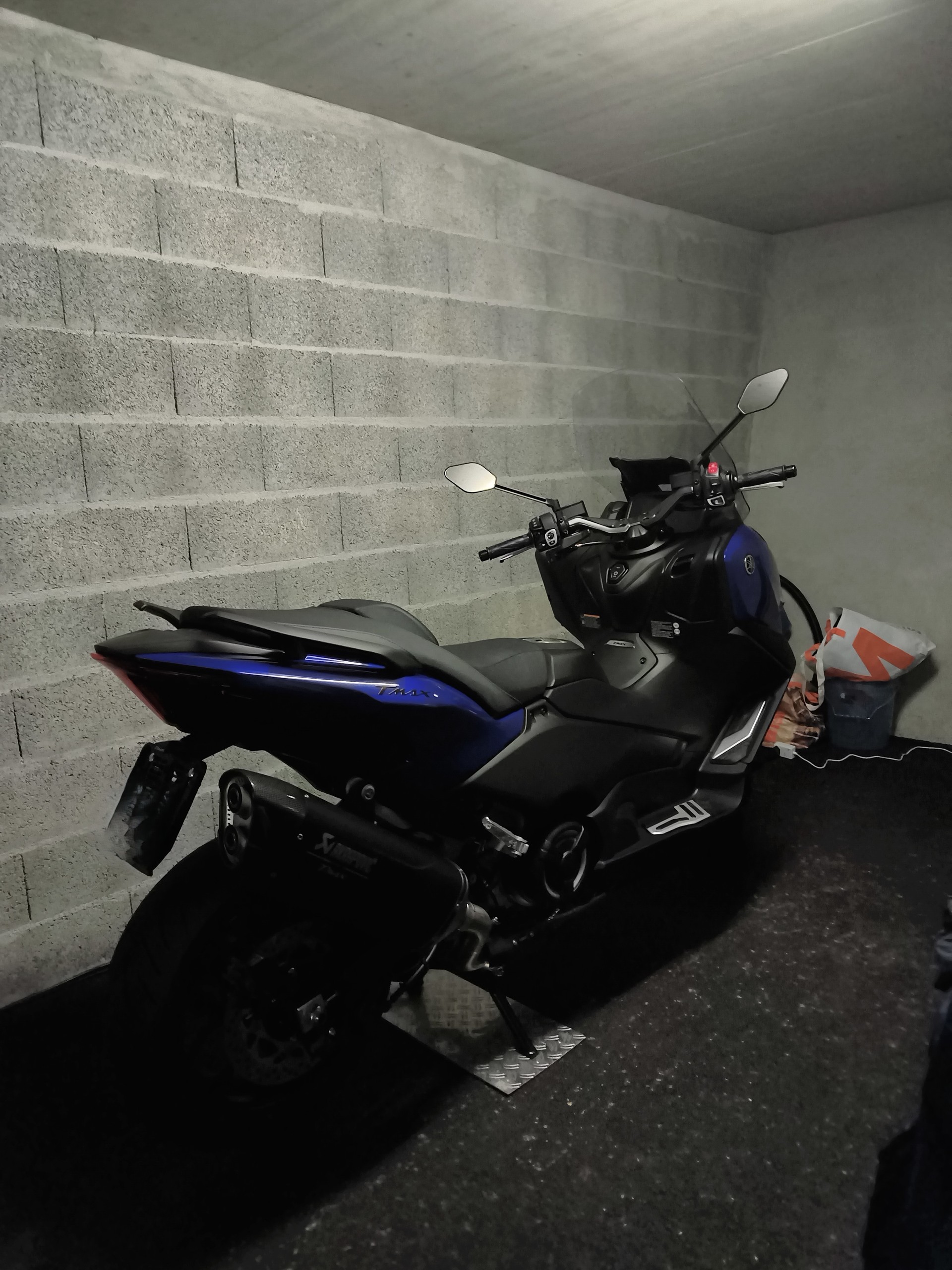 YAMAHA T-MAX XP 560-image-3