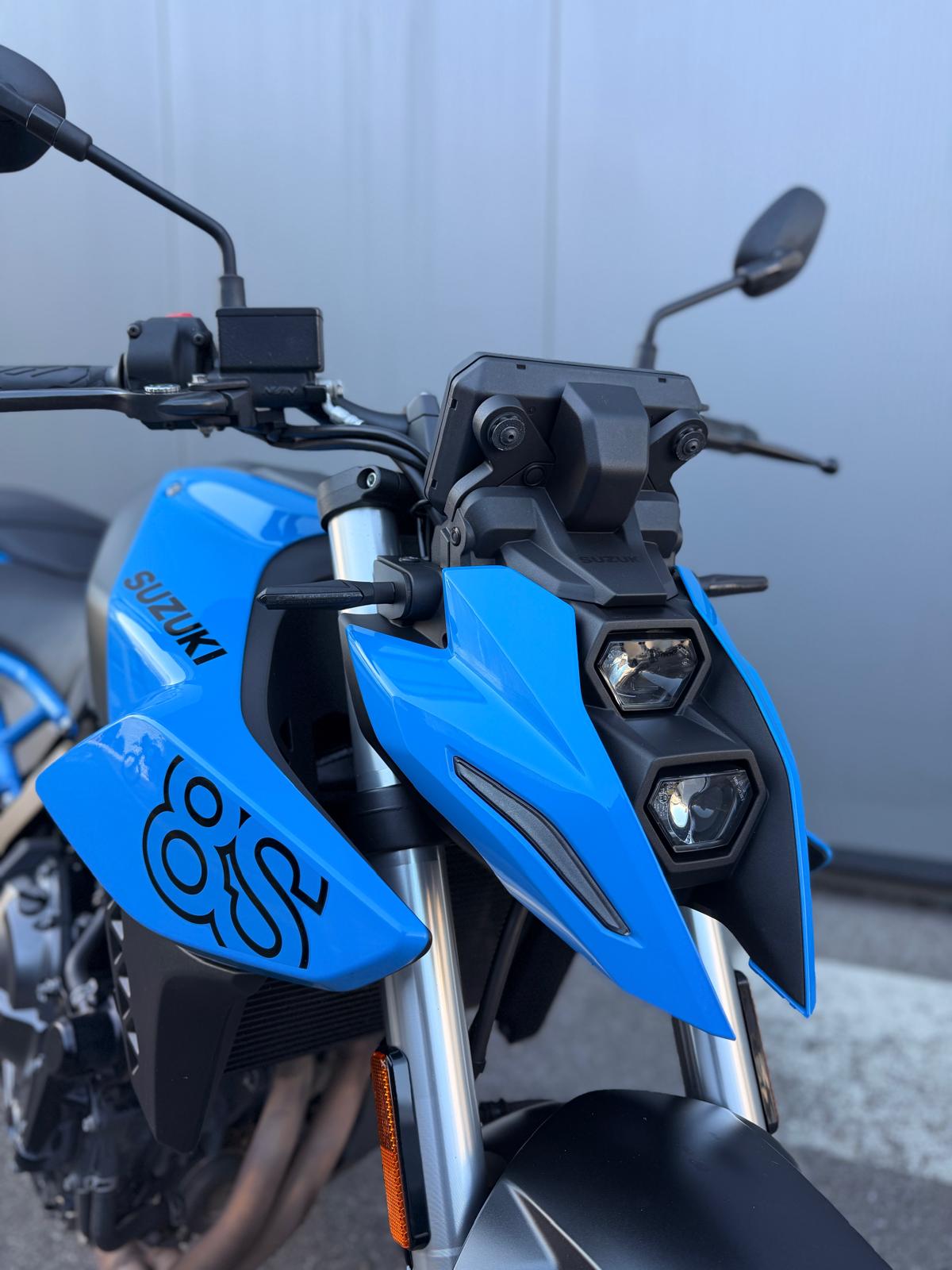 SUZUKI GSX 8 S-image-2