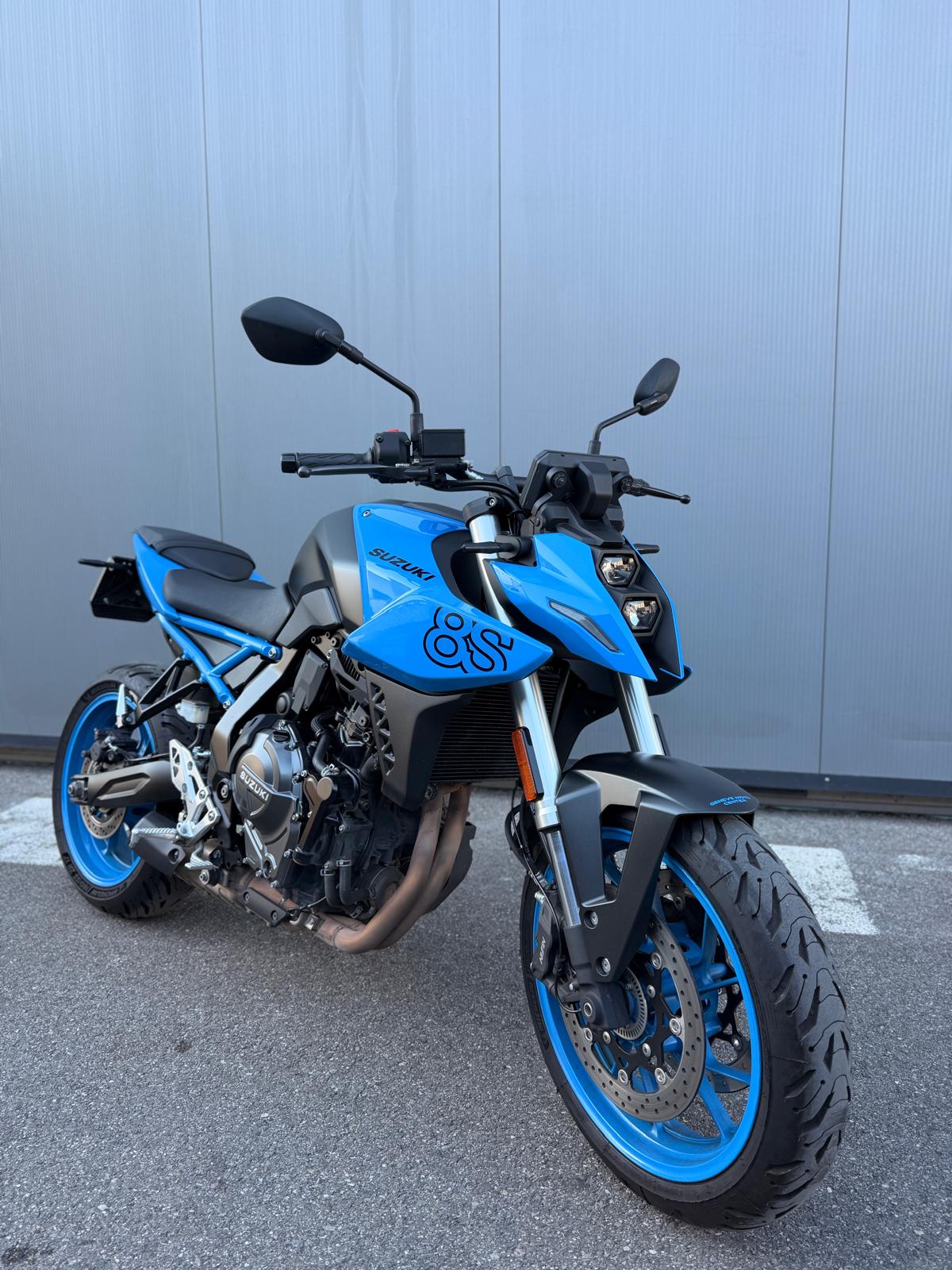 SUZUKI GSX 8 S-image-1