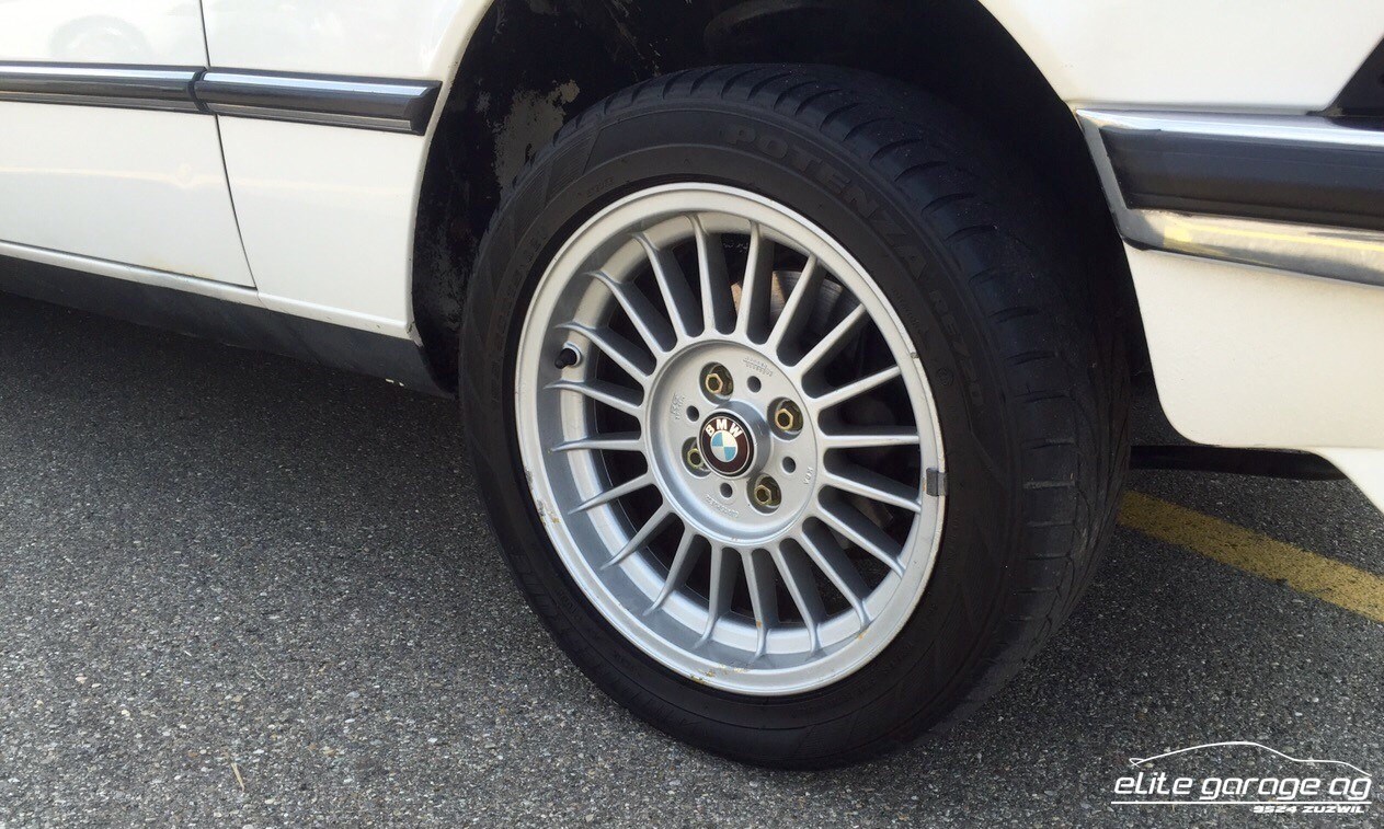 BMW 323 i-image-3