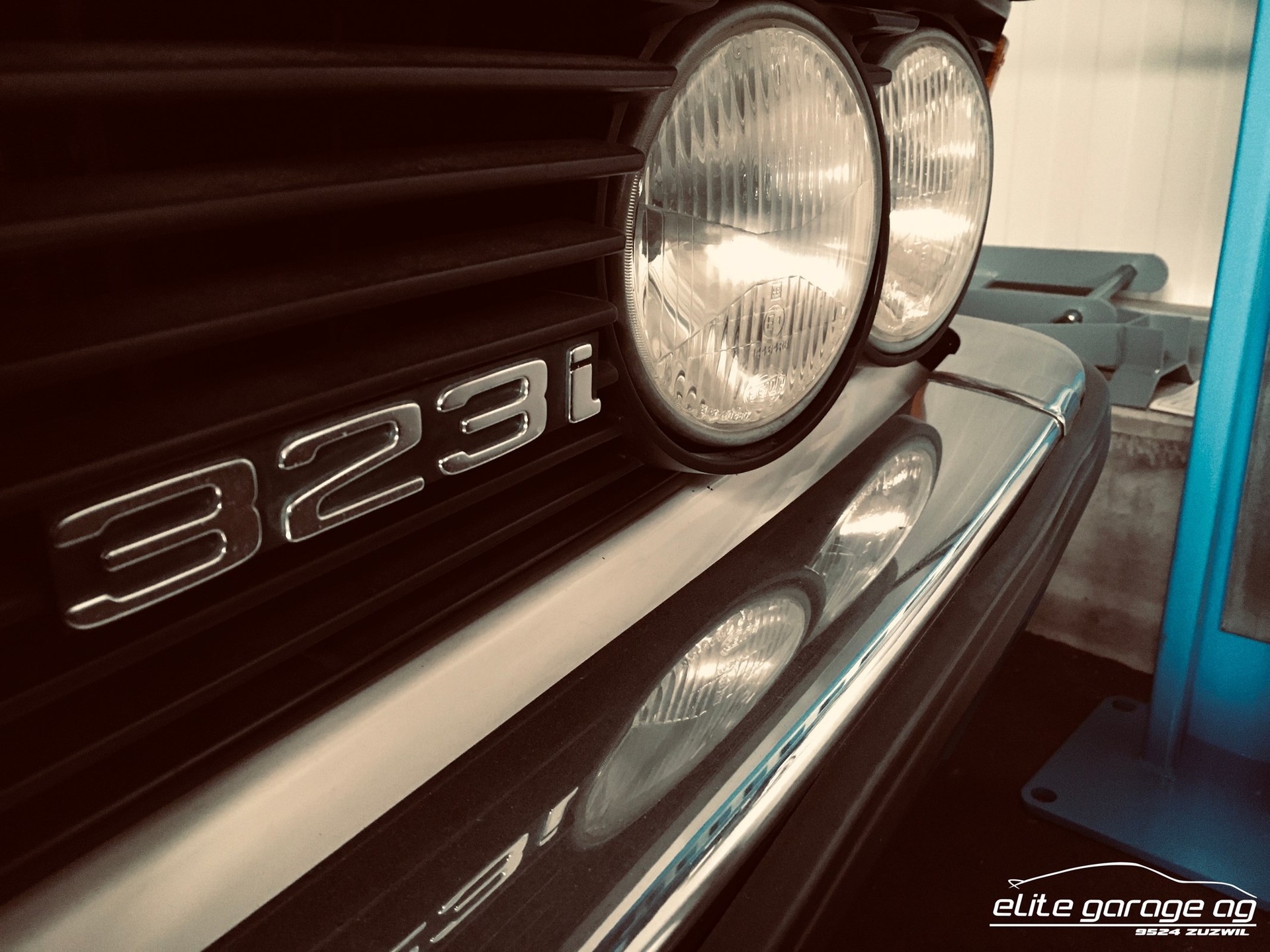 BMW 323 i-image-10