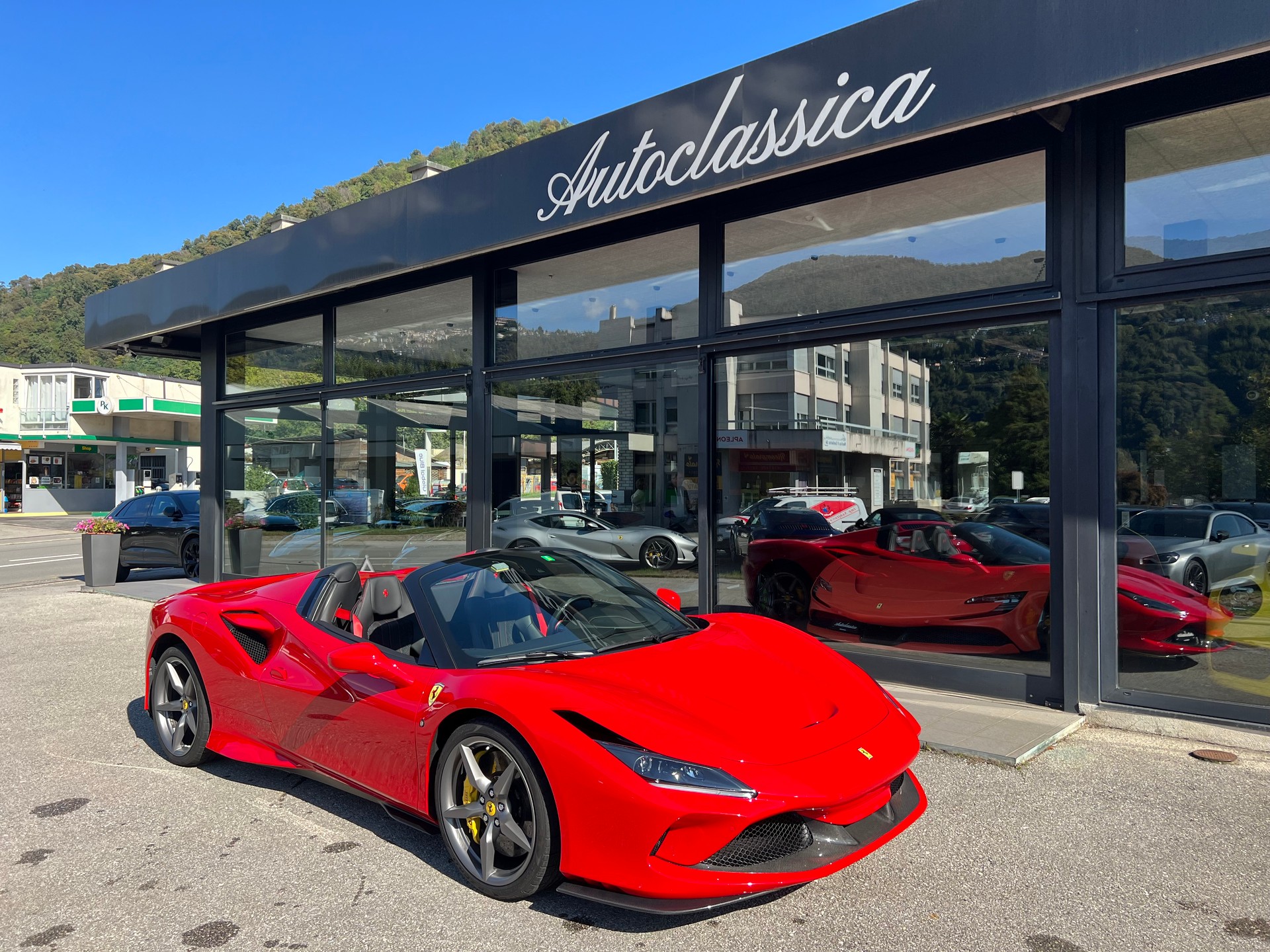 FERRARI F8 Spider-image-6
