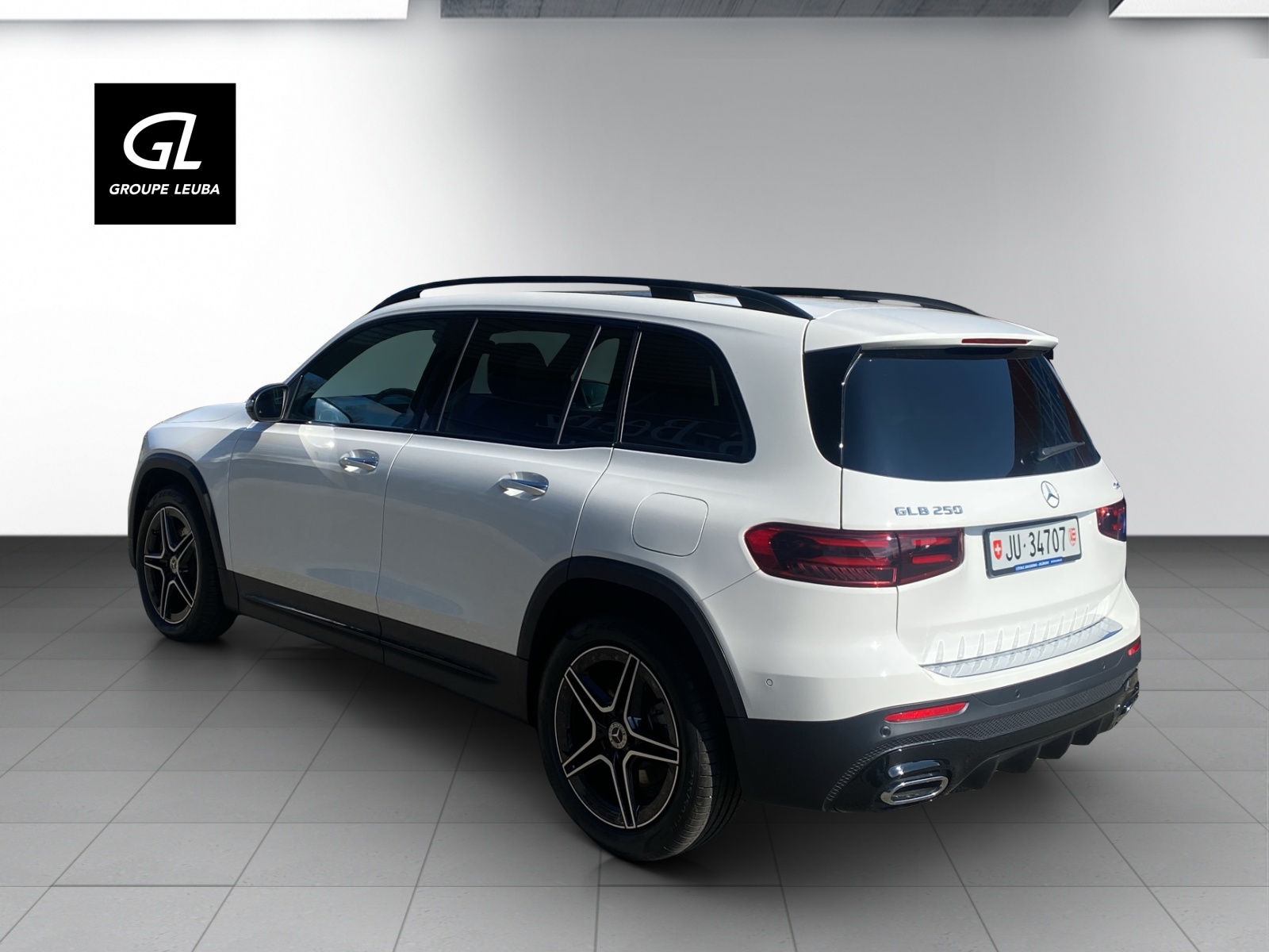 MERCEDES-BENZ GLB 250 4Matic 8G-Tronic-showroom-element-2