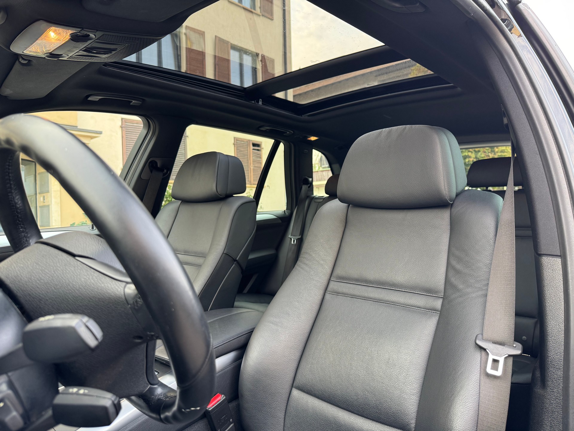 BMW X5 xDrive 40d Steptronic M-Sport-image-11