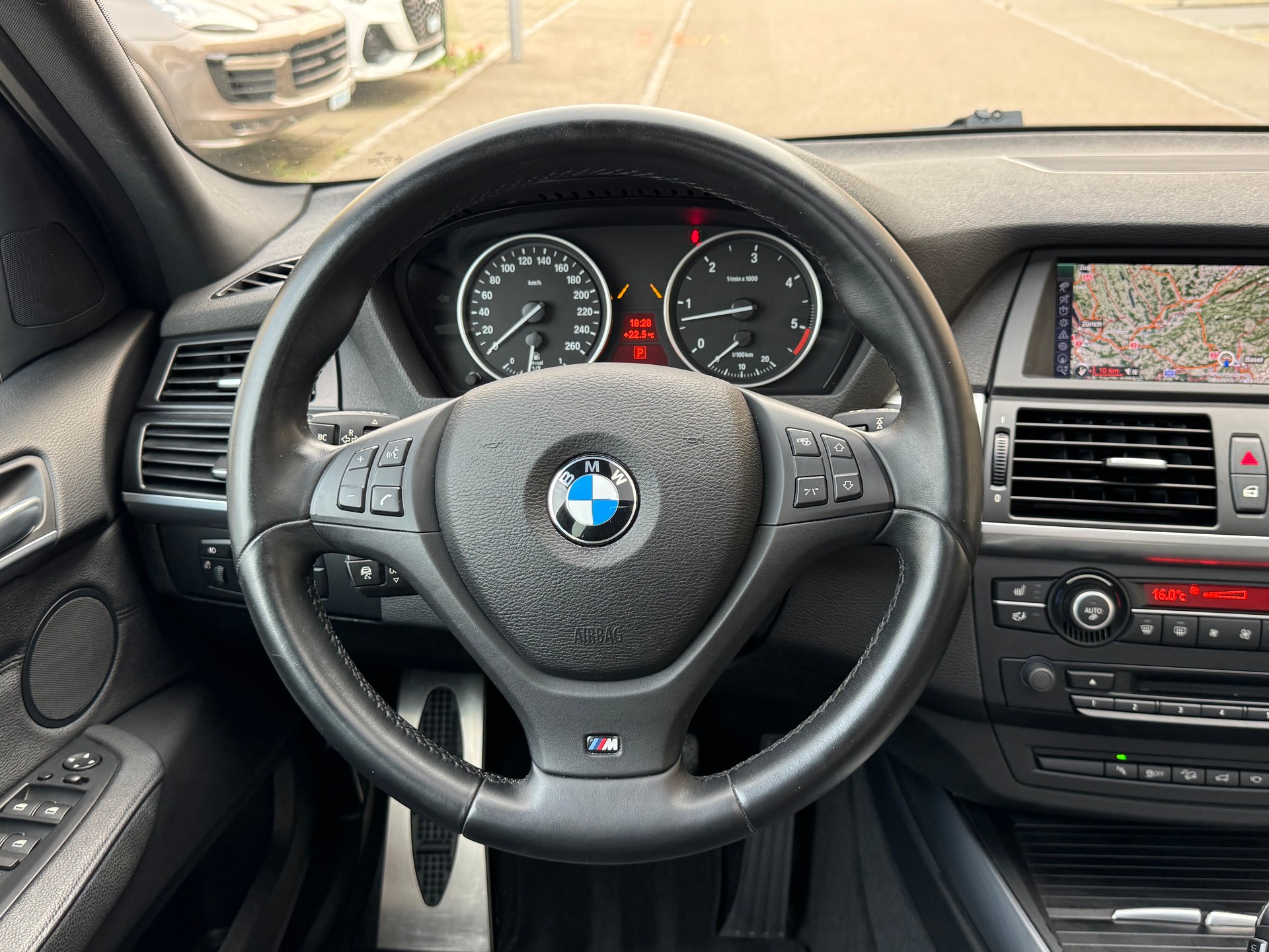 BMW X5 xDrive 40d Steptronic M-Sport-image-23