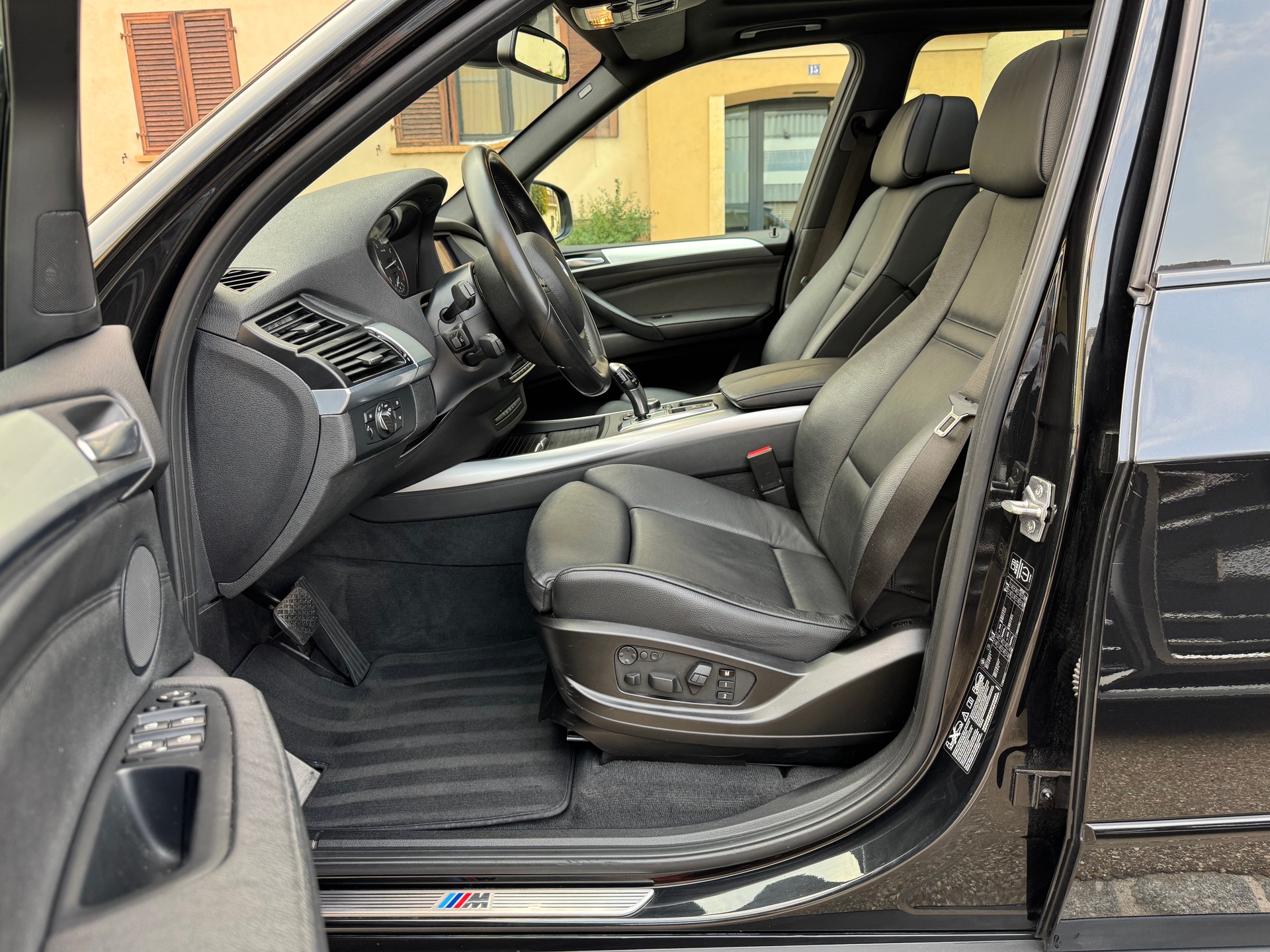 BMW X5 xDrive 40d Steptronic M-Sport-image-8