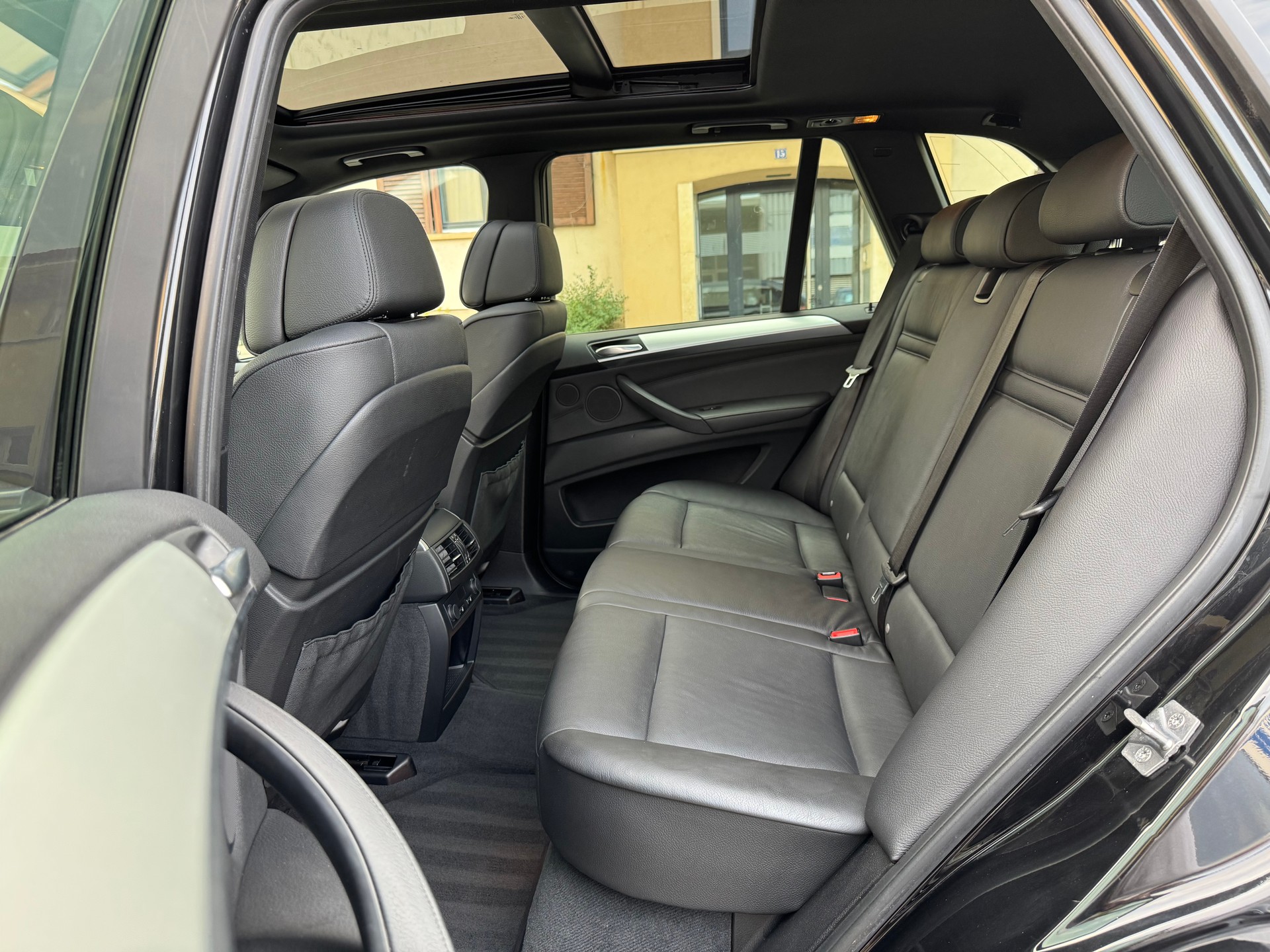 BMW X5 xDrive 40d Steptronic M-Sport-image-24