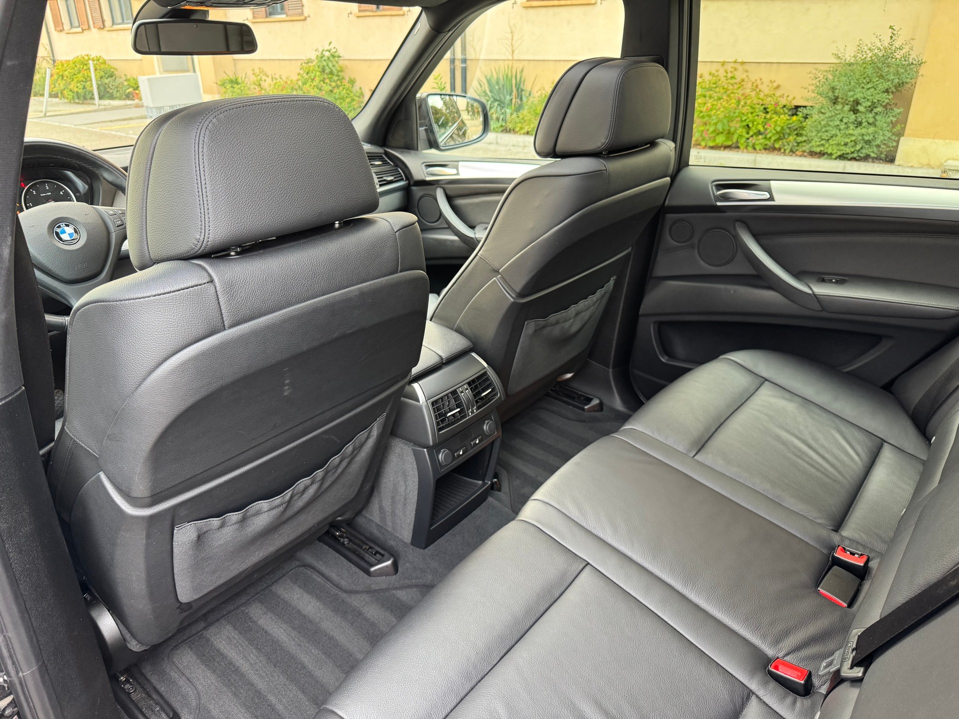 BMW X5 xDrive 40d Steptronic M-Sport-image-26