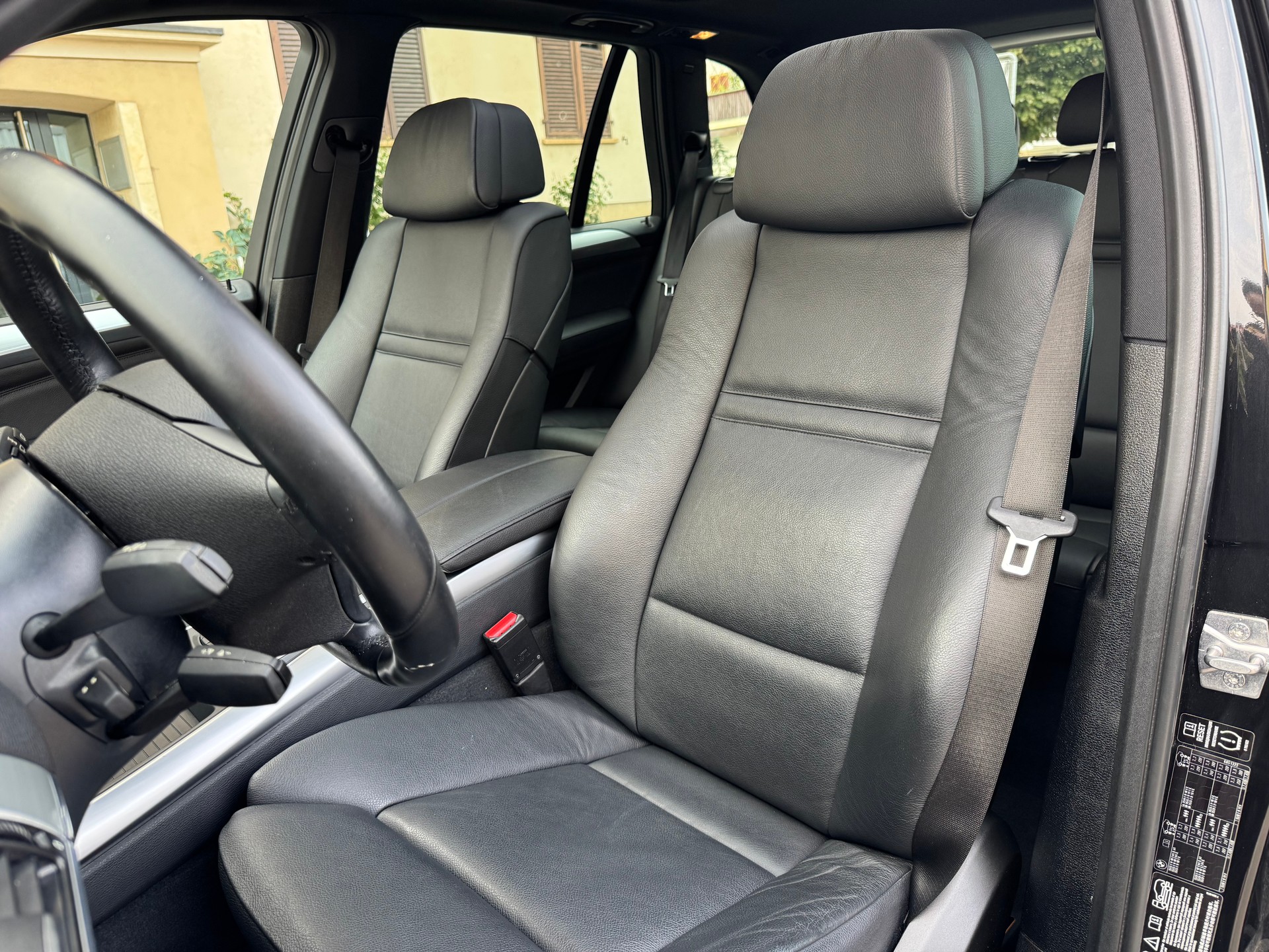 BMW X5 xDrive 40d Steptronic M-Sport-image-10