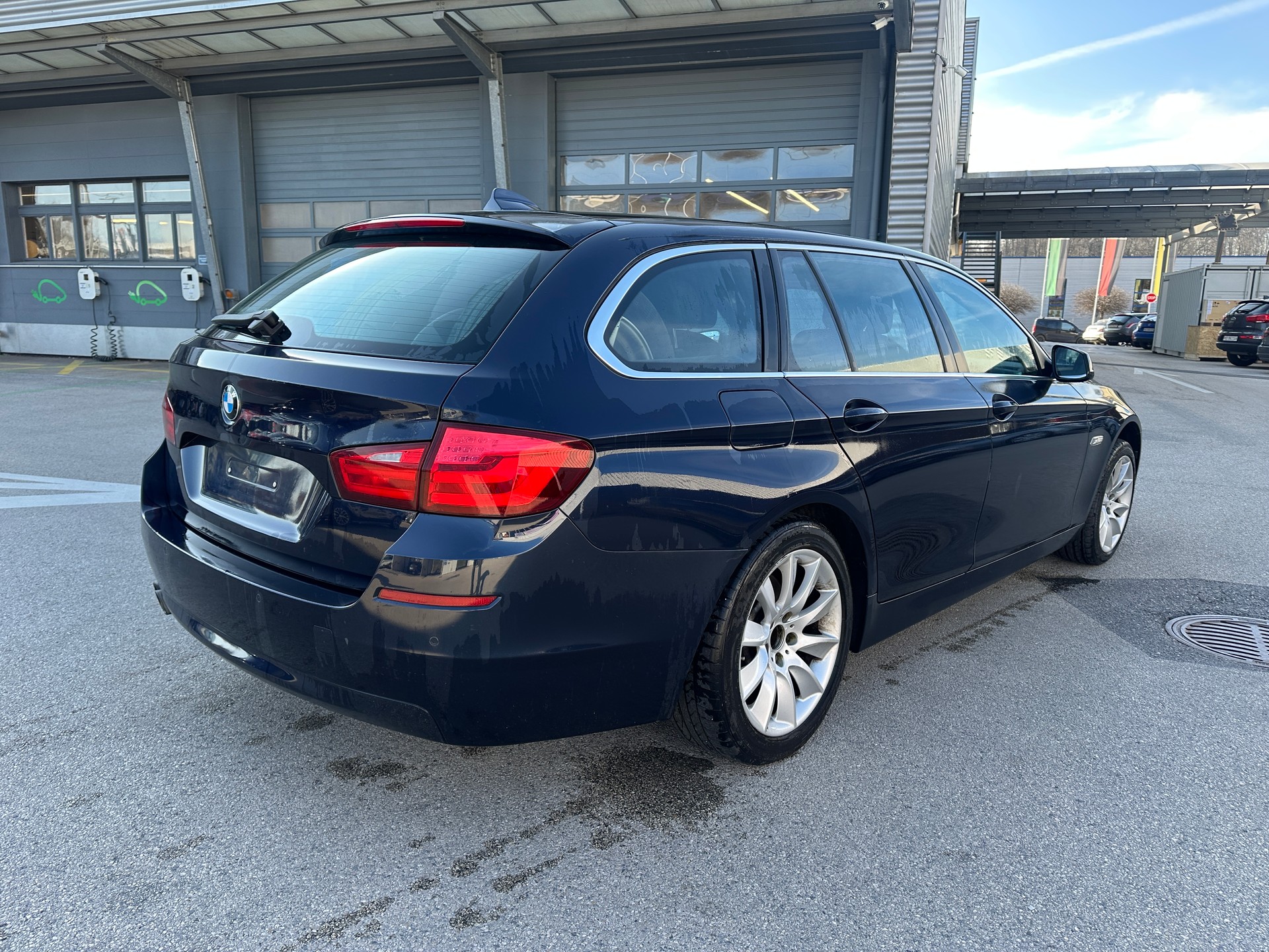BMW 520d Touring-image-2