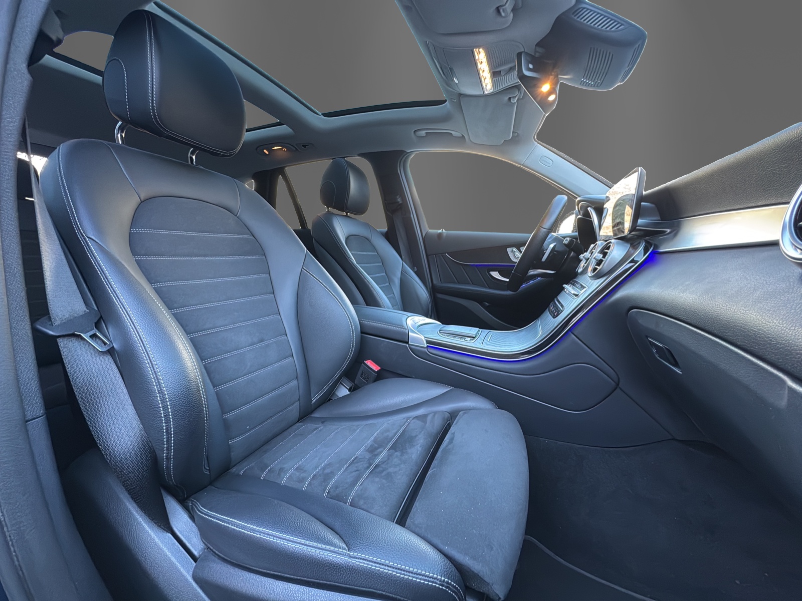 MERCEDES-BENZ GLC 220 d AMG Line 4Matic-image-17