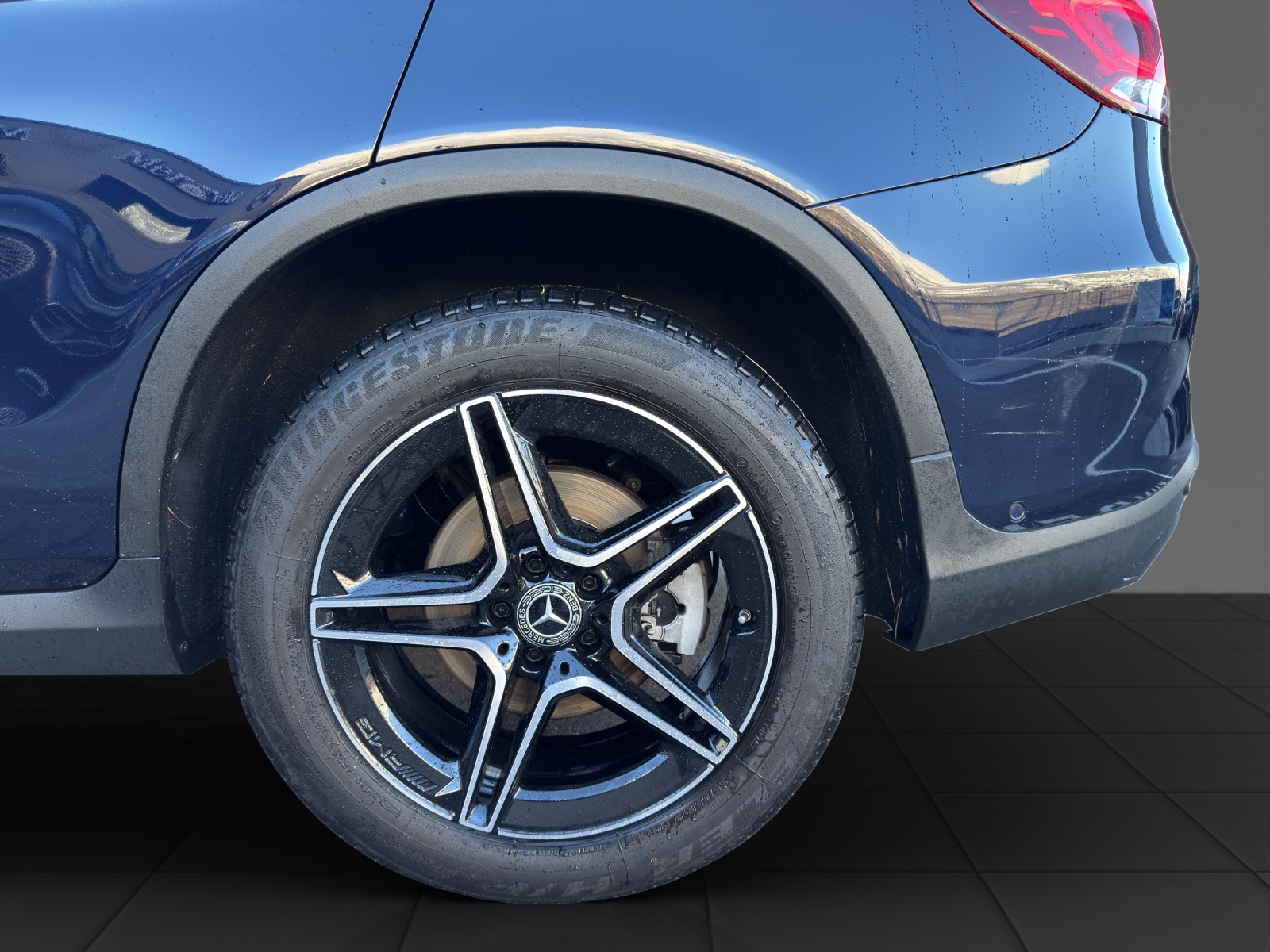 MERCEDES-BENZ GLC 220 d AMG Line 4Matic-image-21