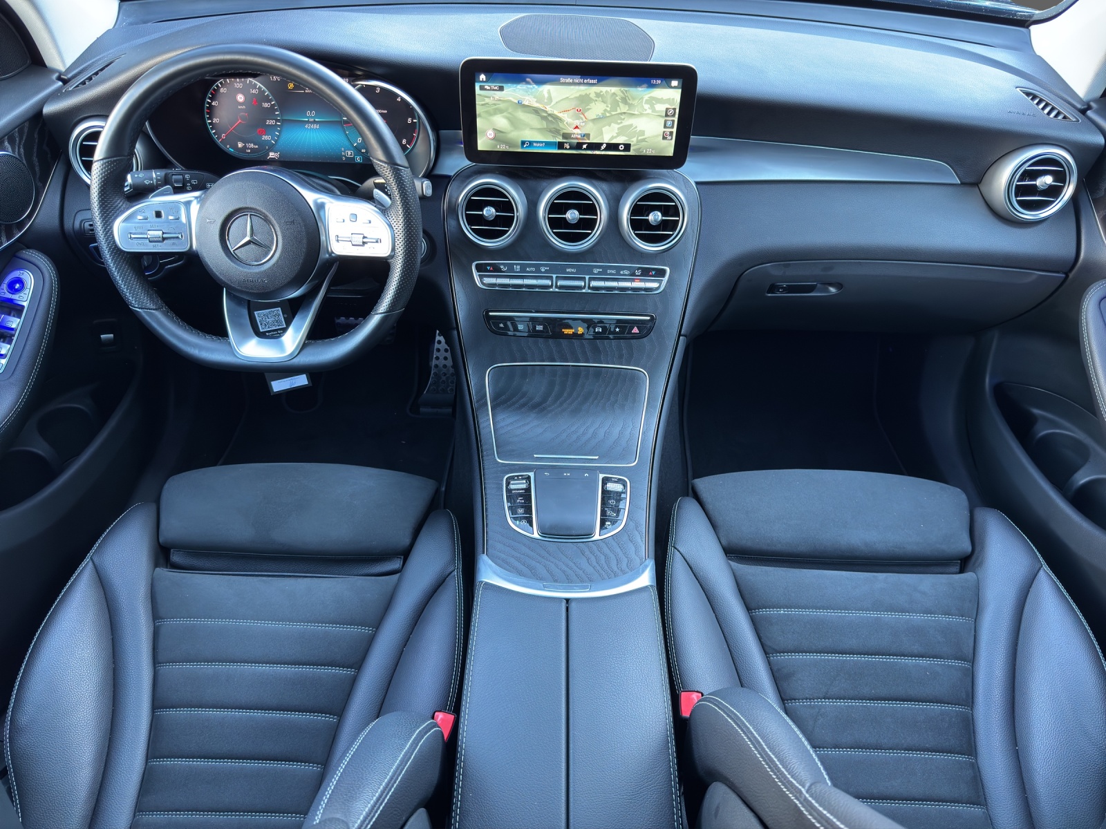 MERCEDES-BENZ GLC 220 d AMG Line 4Matic-image-13