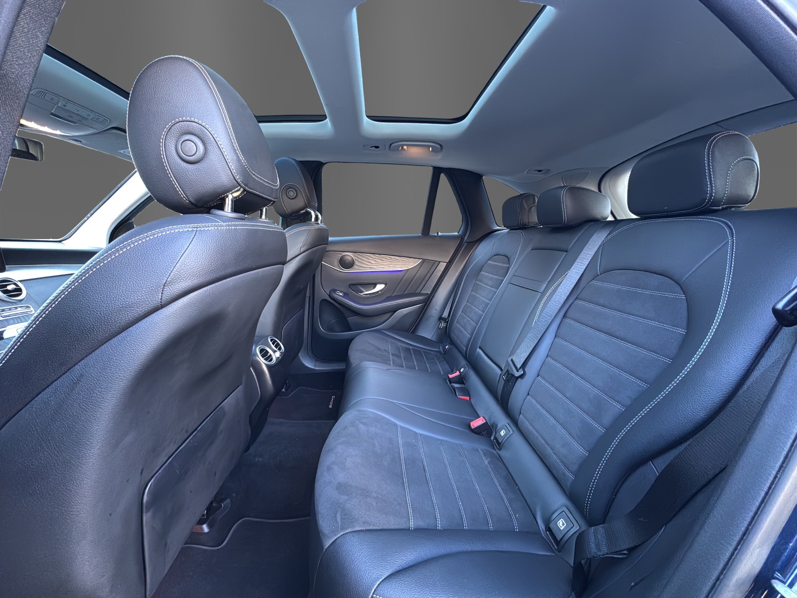 MERCEDES-BENZ GLC 220 d AMG Line 4Matic-image-12