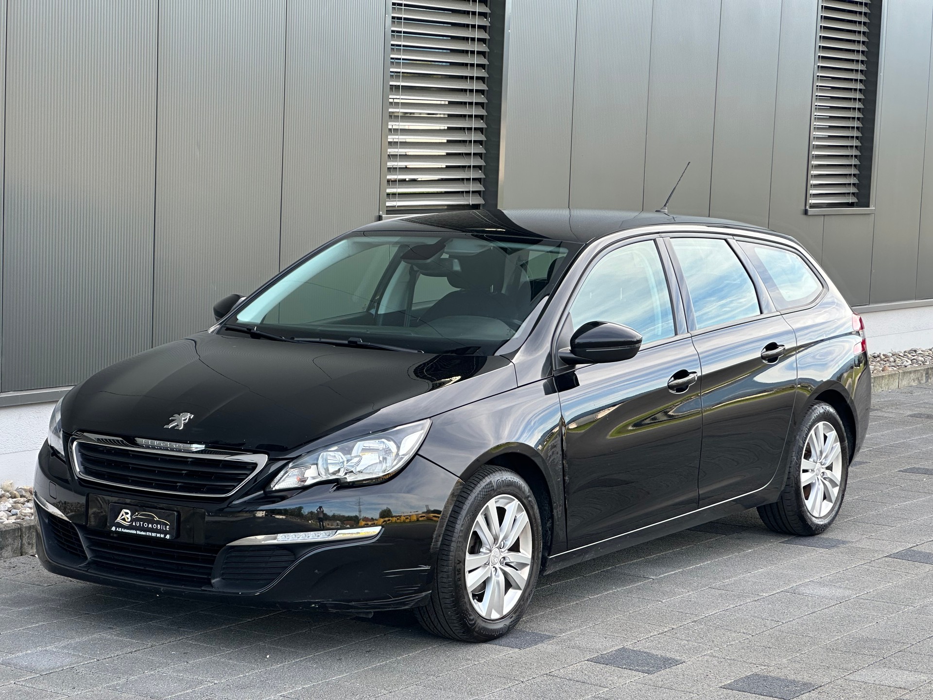 PEUGEOT 308 SW 1.2 THP Style-image-8