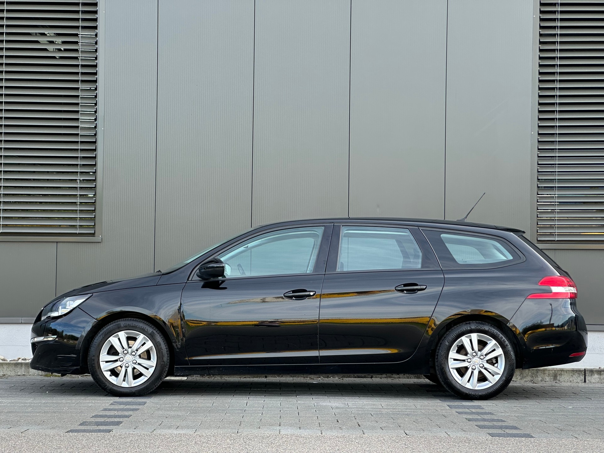 PEUGEOT 308 SW 1.2 THP Style-image-9