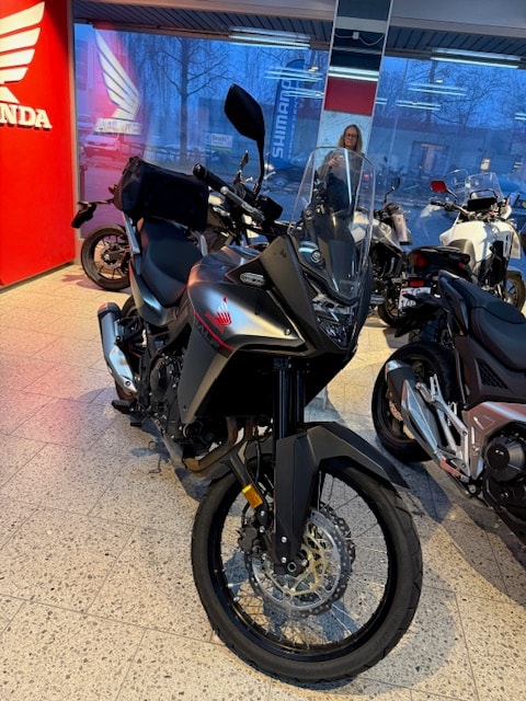 HONDA XL 750 Transalp-image-0