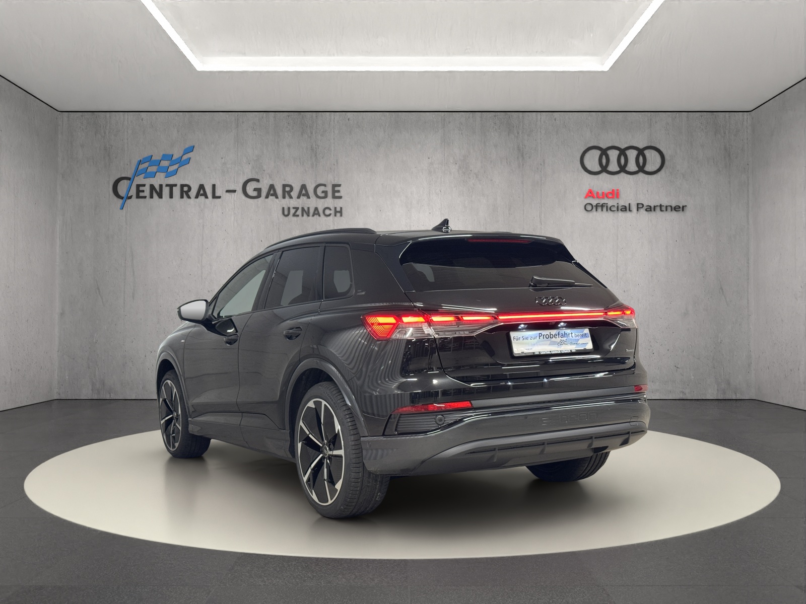 AUDI Q4 e-tron 45 Edition Swiss Ski quattro-showroom-element-2