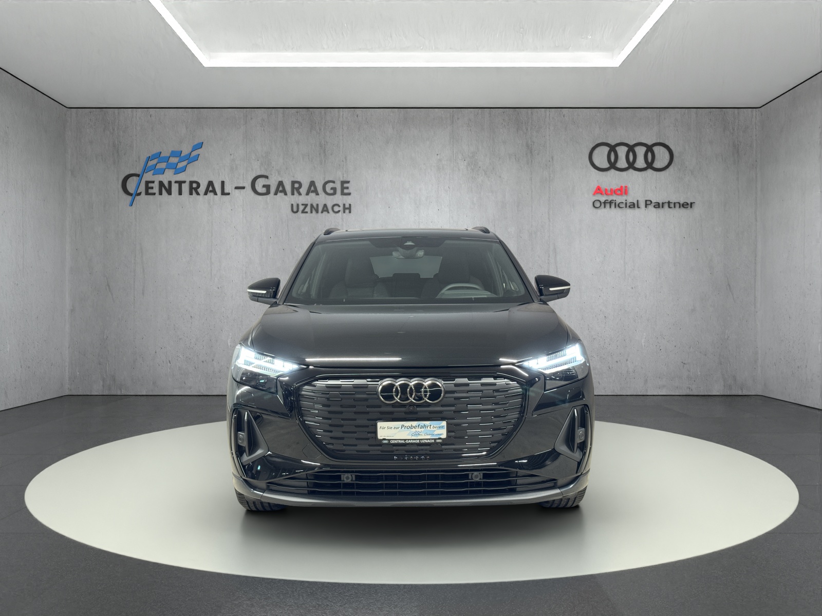 AUDI Q4 e-tron 45 Edition Swiss Ski quattro-showroom-element-1