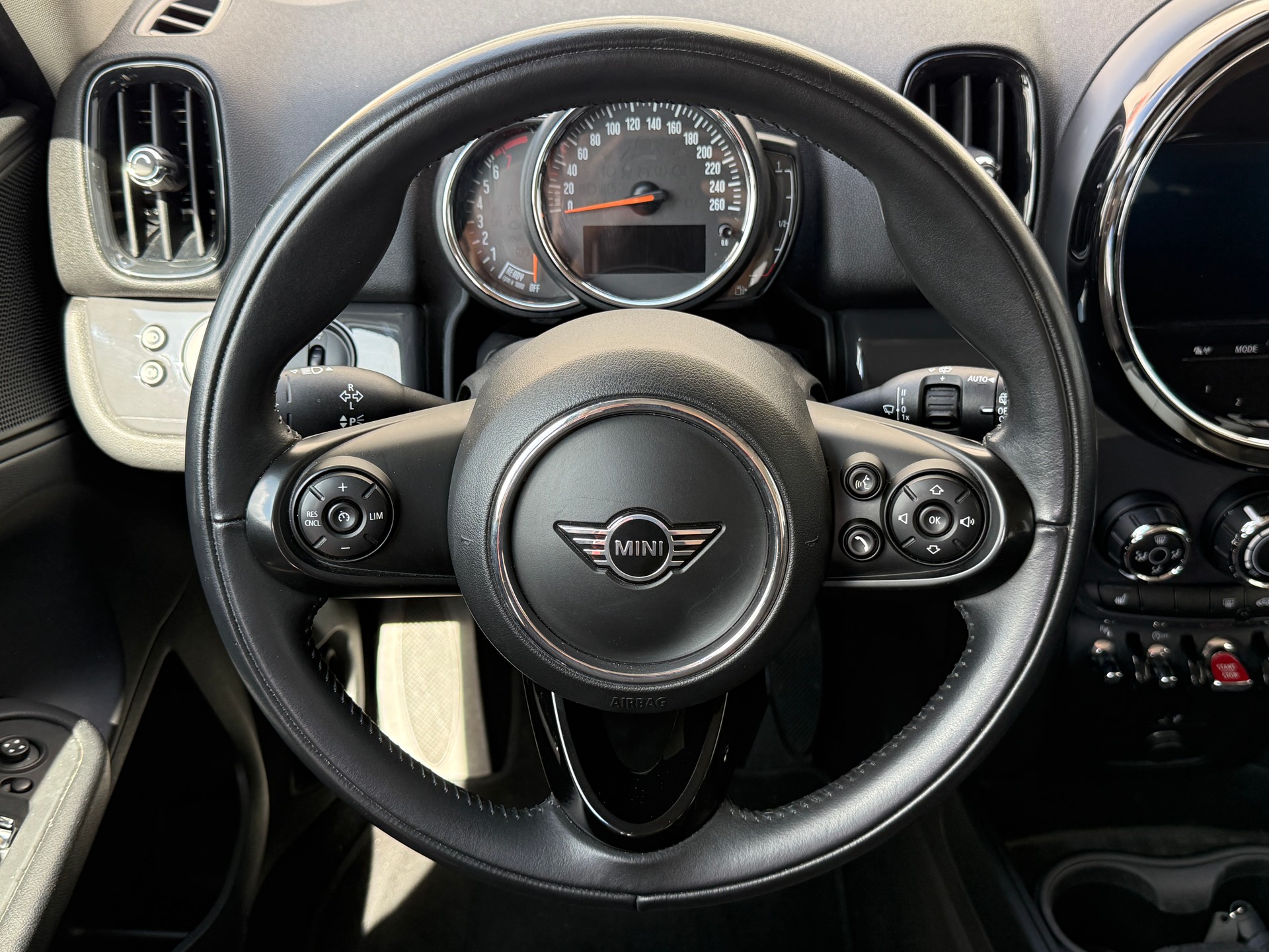MINI Countryman Cooper ALL4 Steptronic-image-25