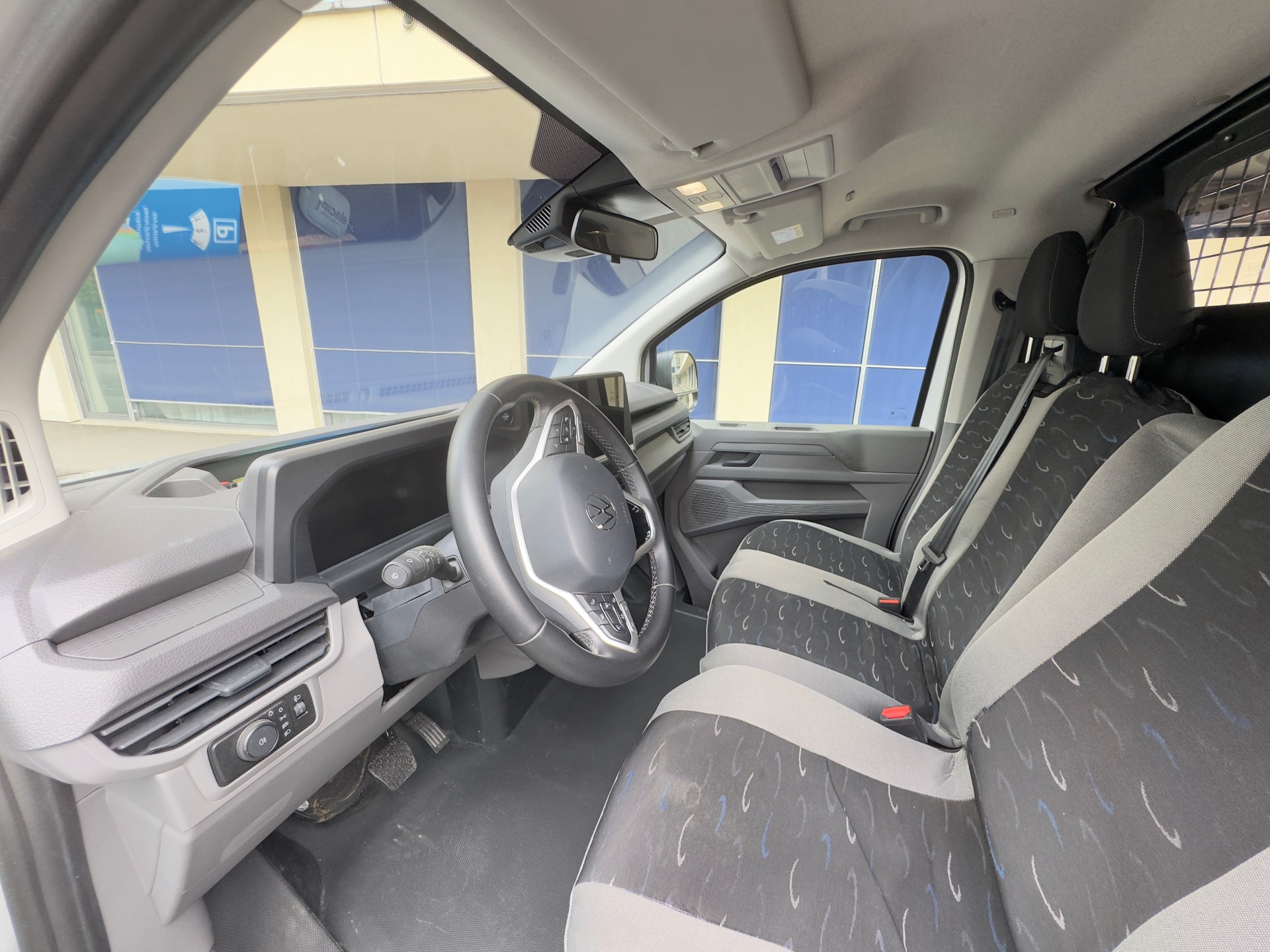 VW Transporter 2.0 TDI Edition 4Motion Lang Automat-image-4