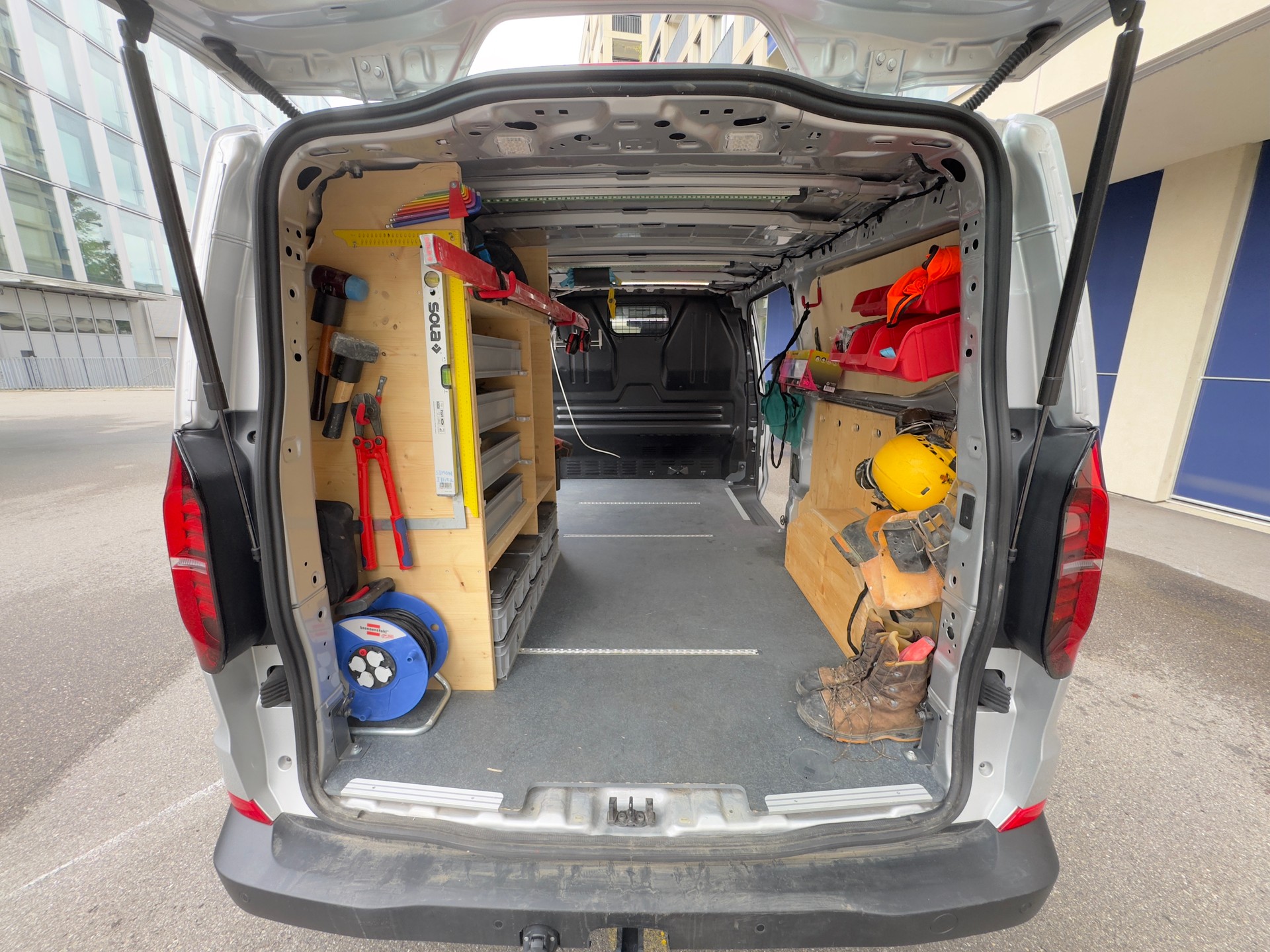VW Transporter 2.0 TDI Edition 4Motion Lang Automat-image-5