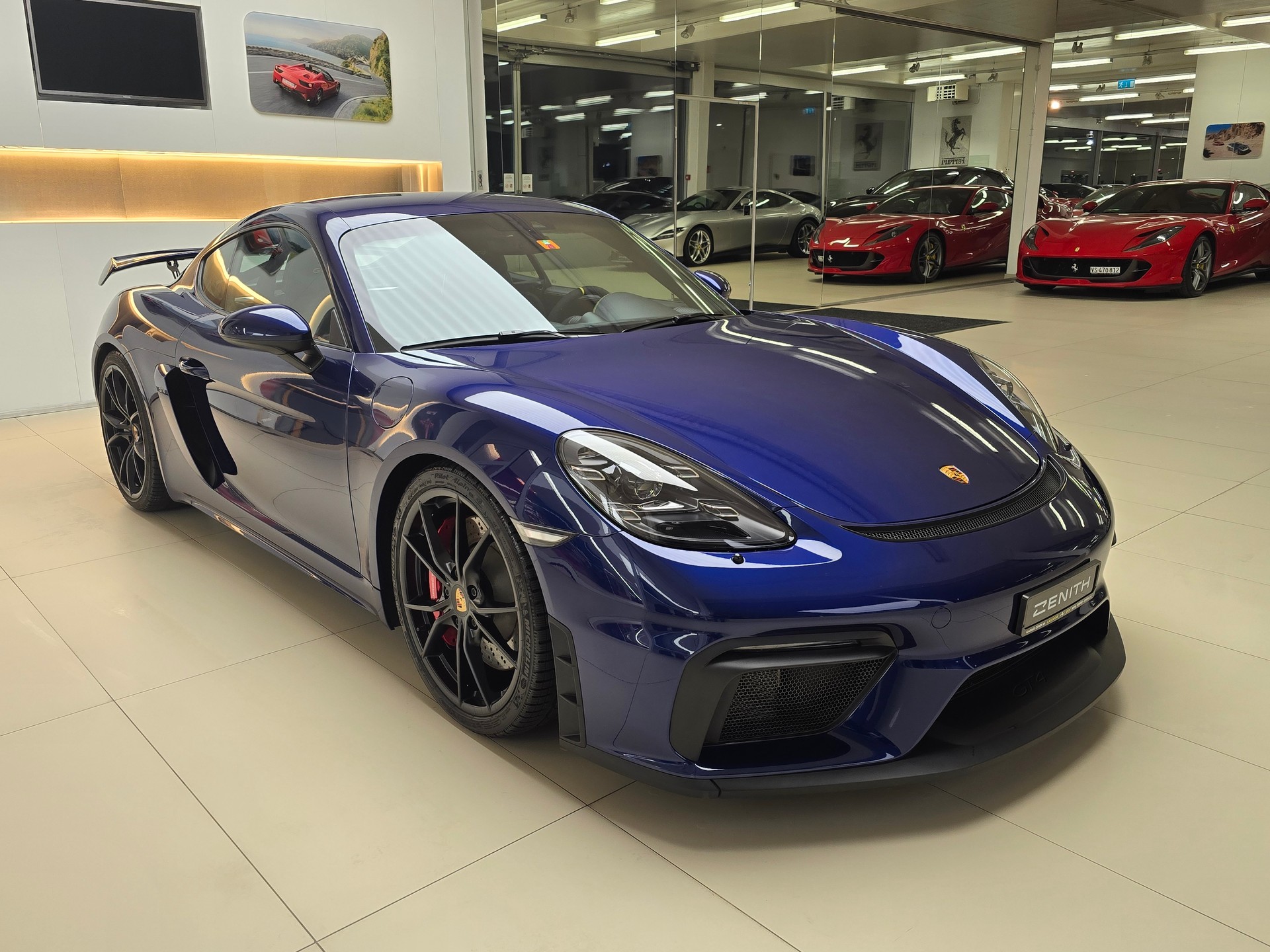 PORSCHE 718 Cayman GT4-image-2