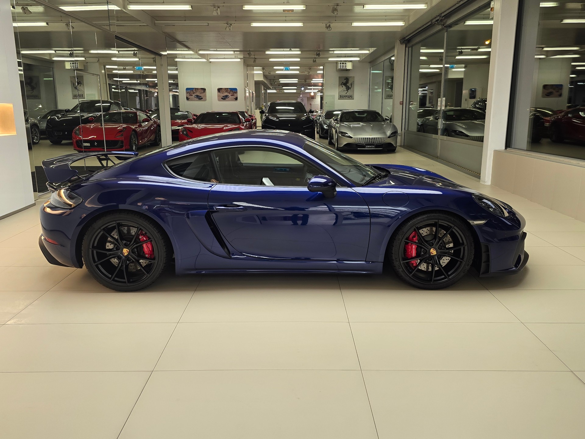 PORSCHE 718 Cayman GT4-image-3