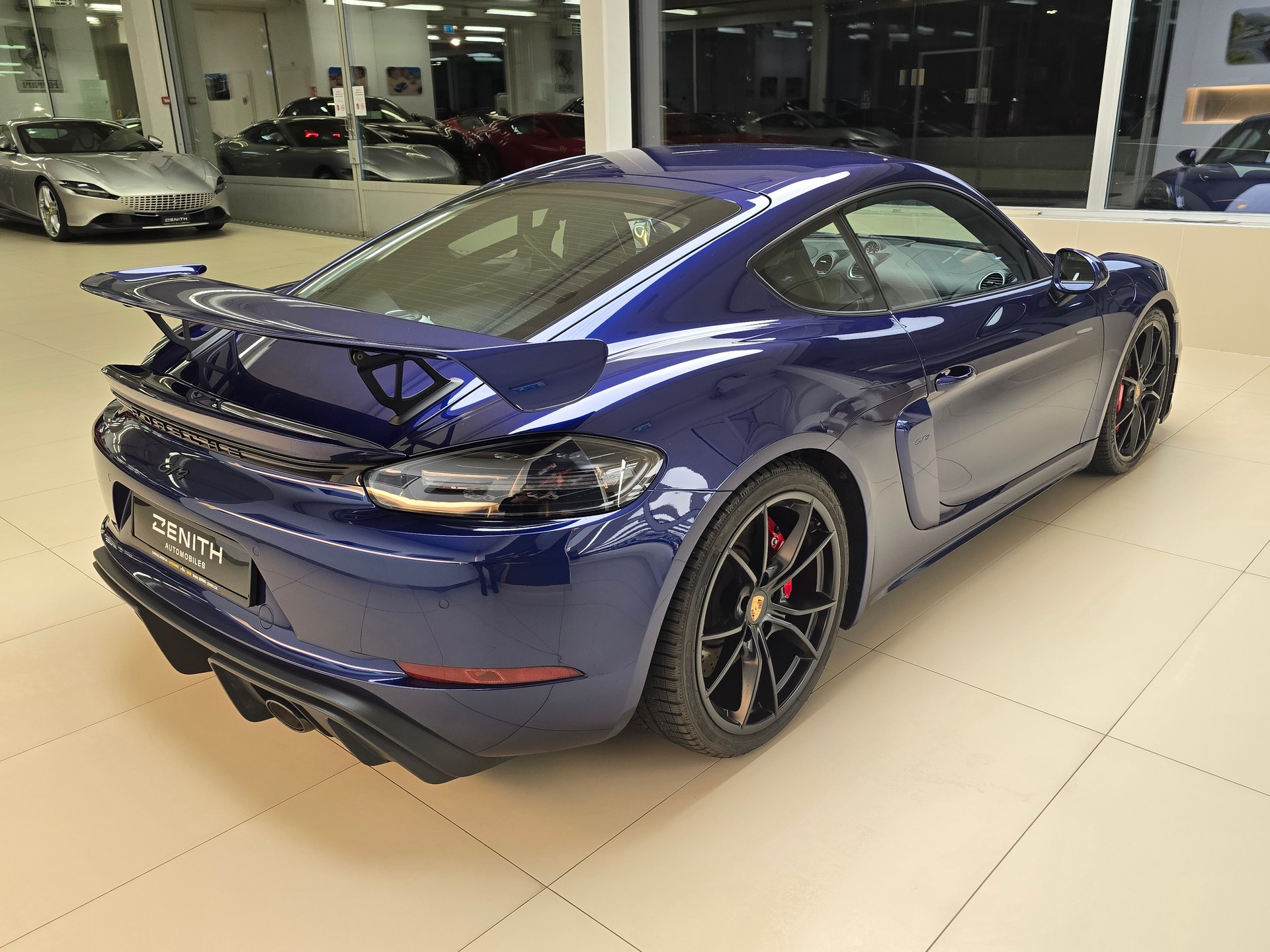 PORSCHE 718 Cayman GT4-image-4
