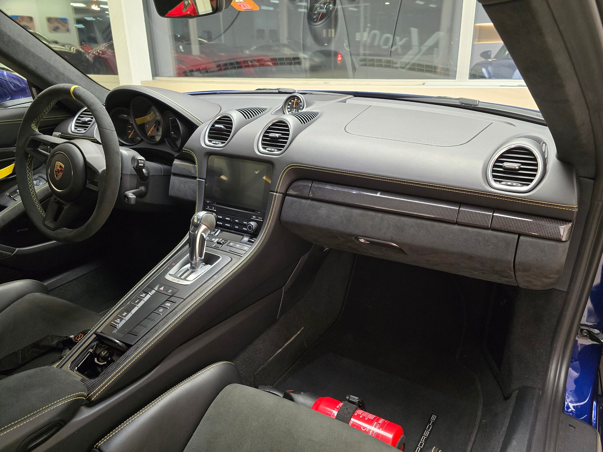 PORSCHE 718 Cayman GT4-image-13