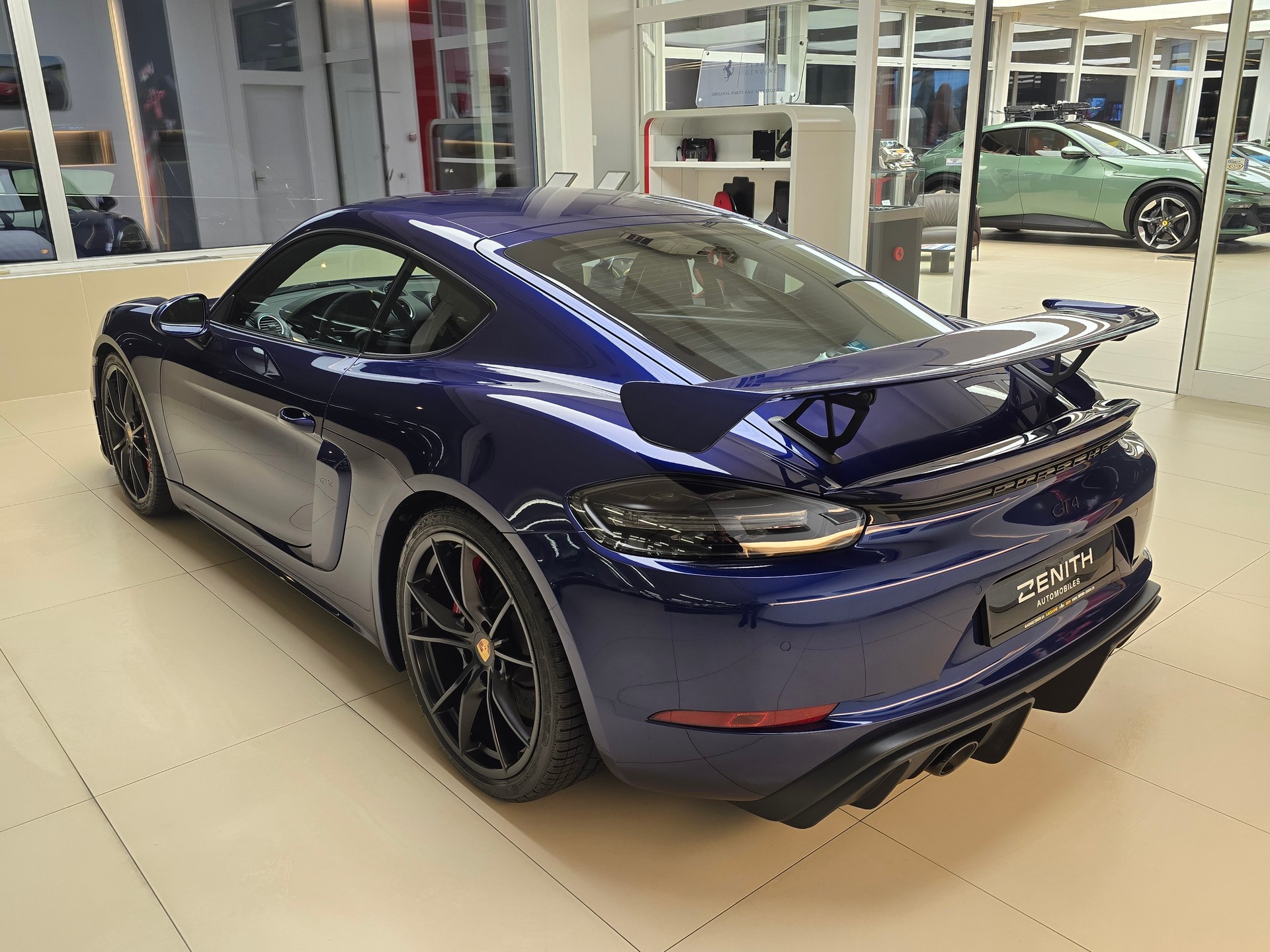 PORSCHE 718 Cayman GT4-image-6