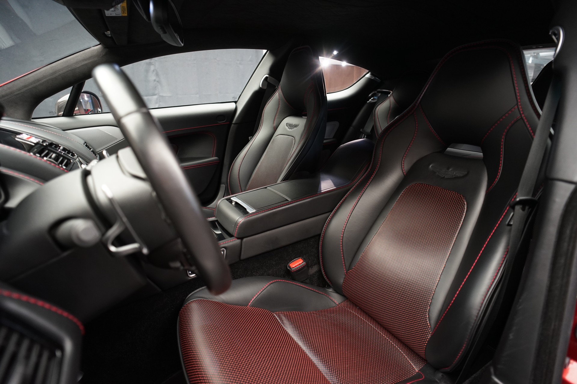ASTON MARTIN Rapide S 5.9 V12 Touchtronic 3 *CH-Fahrzeug* *Carbon* *Exklusives Interieur*-image-17