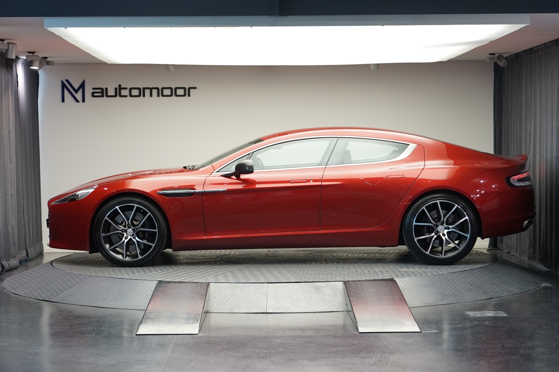 ASTON MARTIN Rapide S 5.9 V12 Touchtronic 3 *CH-Fahrzeug* *Carbon* *Exklusives Interieur*-image-7