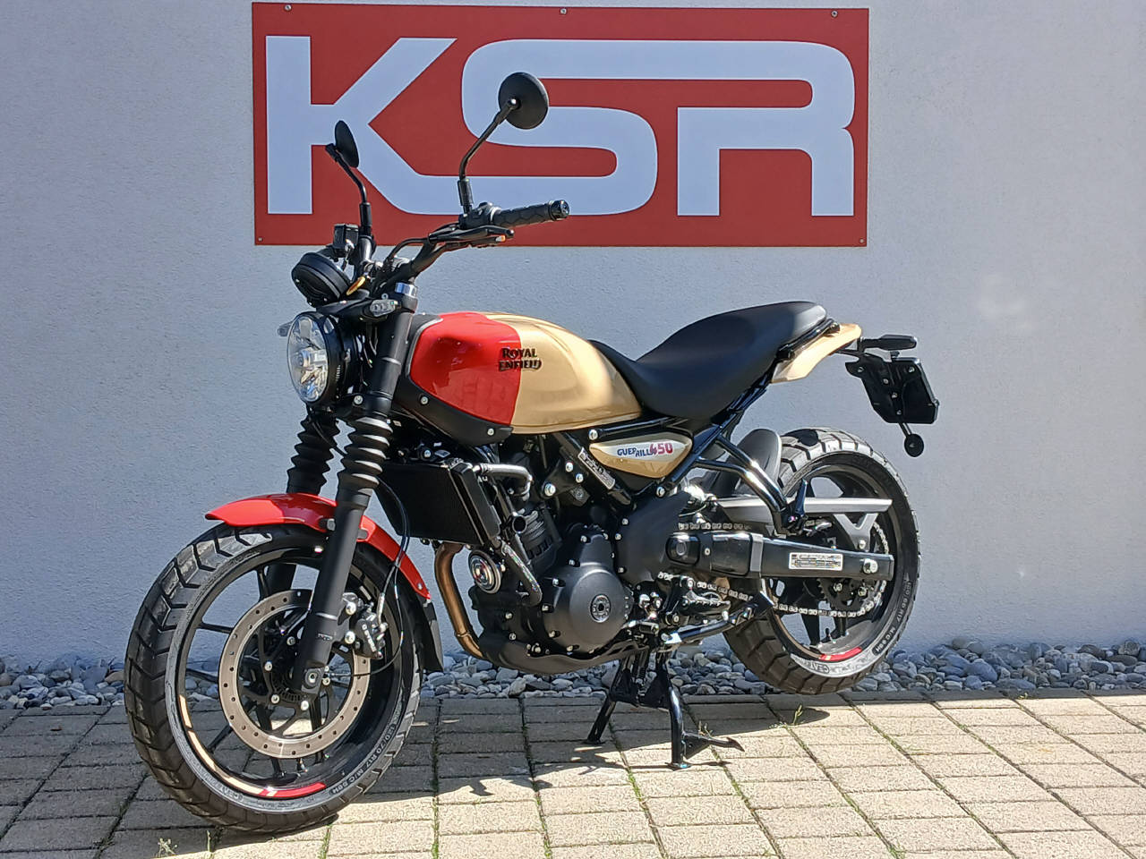 ROYAL ENFIELD Guerrilla 450 Mid-image-3