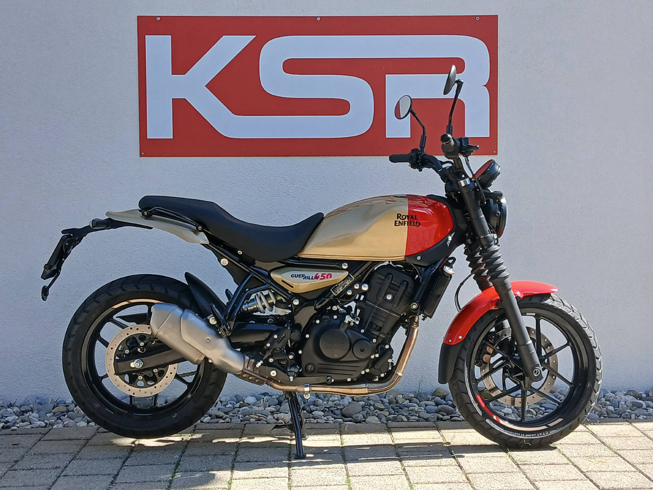 ROYAL ENFIELD Guerrilla 450 Mid-image-0