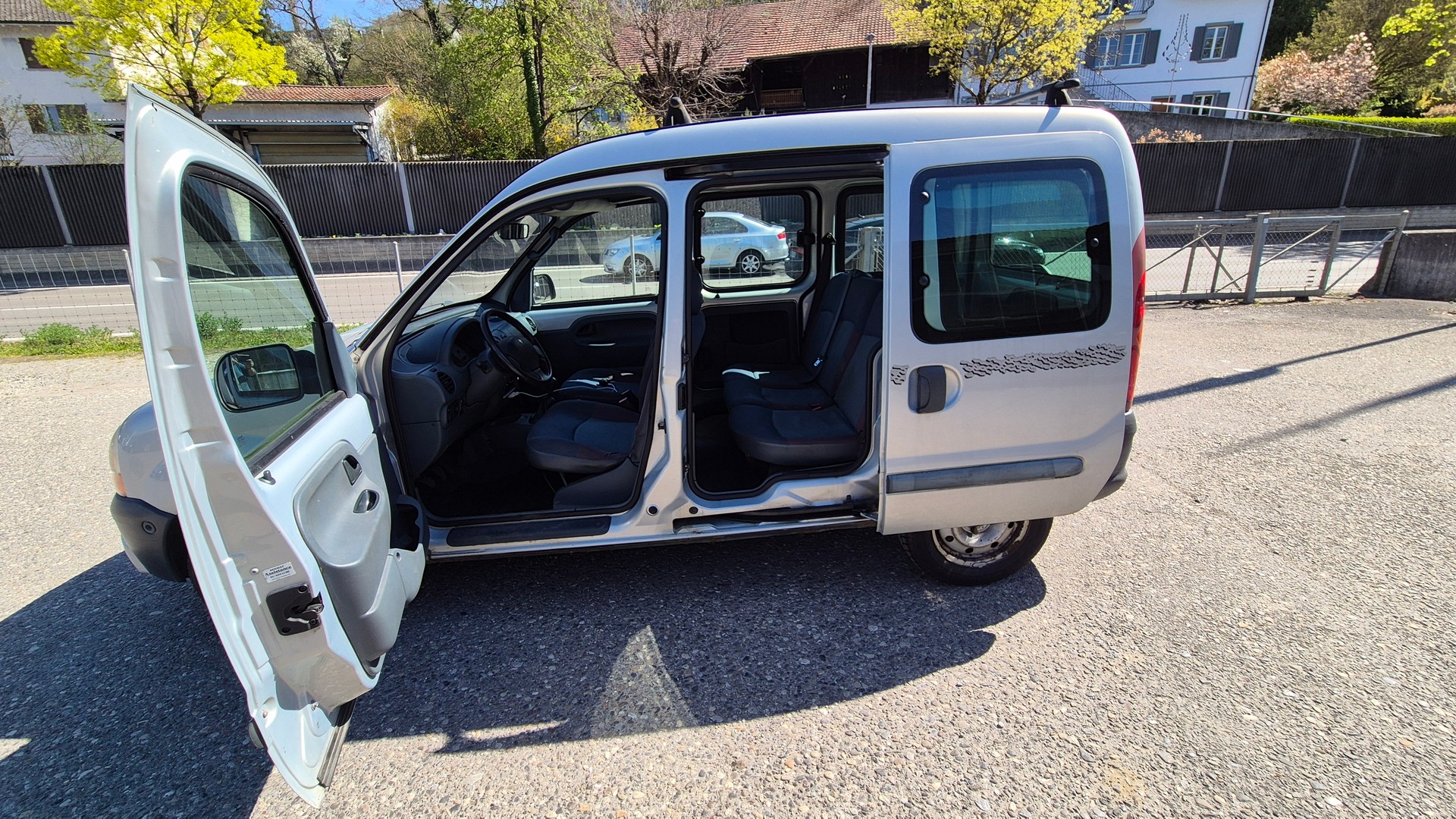 RENAULT Kangoo 1.4-image-8