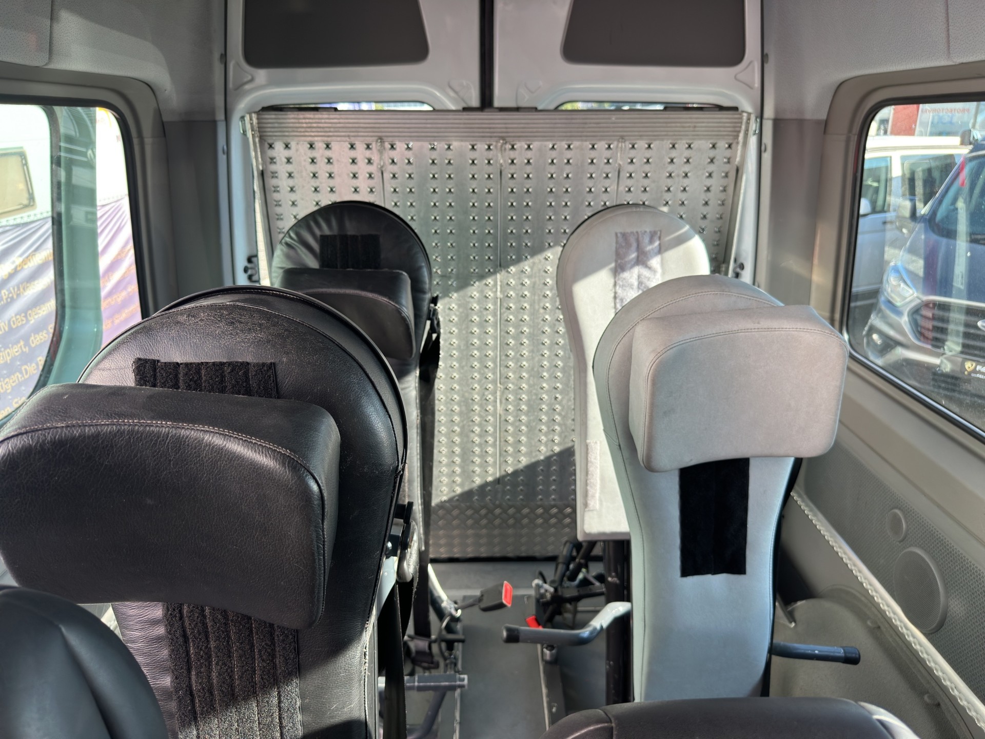MERCEDES-BENZ Sprinter 315 CDI Hochdach Kompakt mit Rampe-image-40