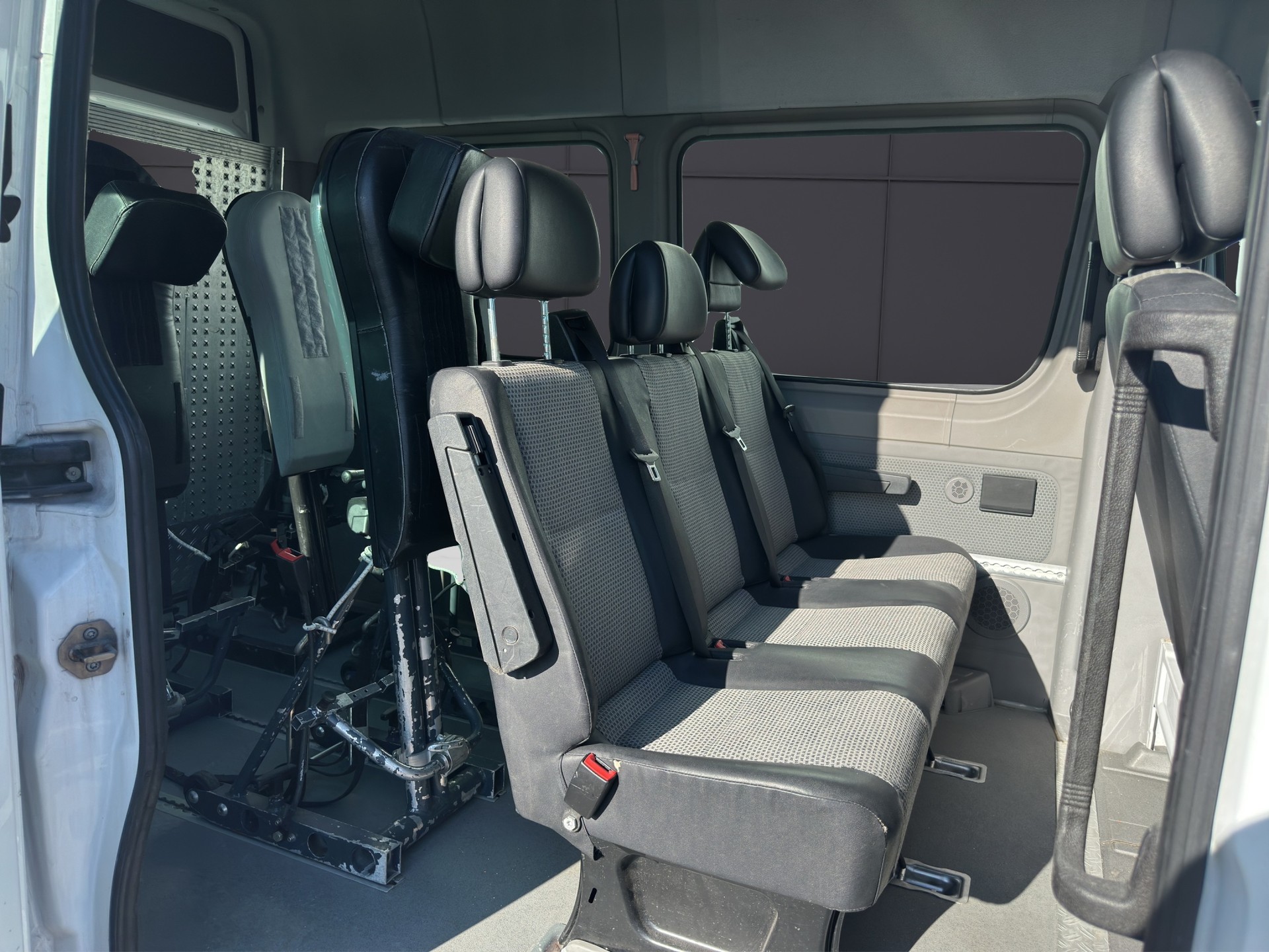 MERCEDES-BENZ Sprinter 315 CDI Hochdach Kompakt mit Rampe-image-15